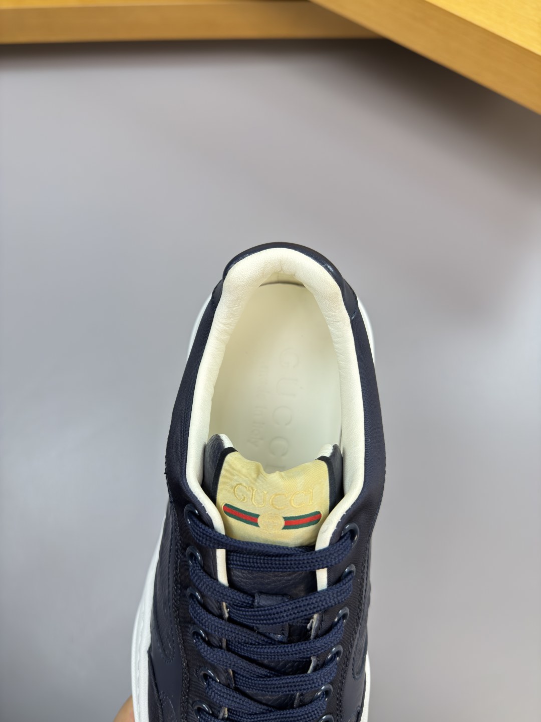 Gucci 高仿男士運動鞋 藏青色簡約百搭款 潮流必備|超A仿原單精品圖片 9 Gucci 高仿男士運動鞋 藏青色簡約百搭款 潮流必備|歐美奢侈品精品推薦