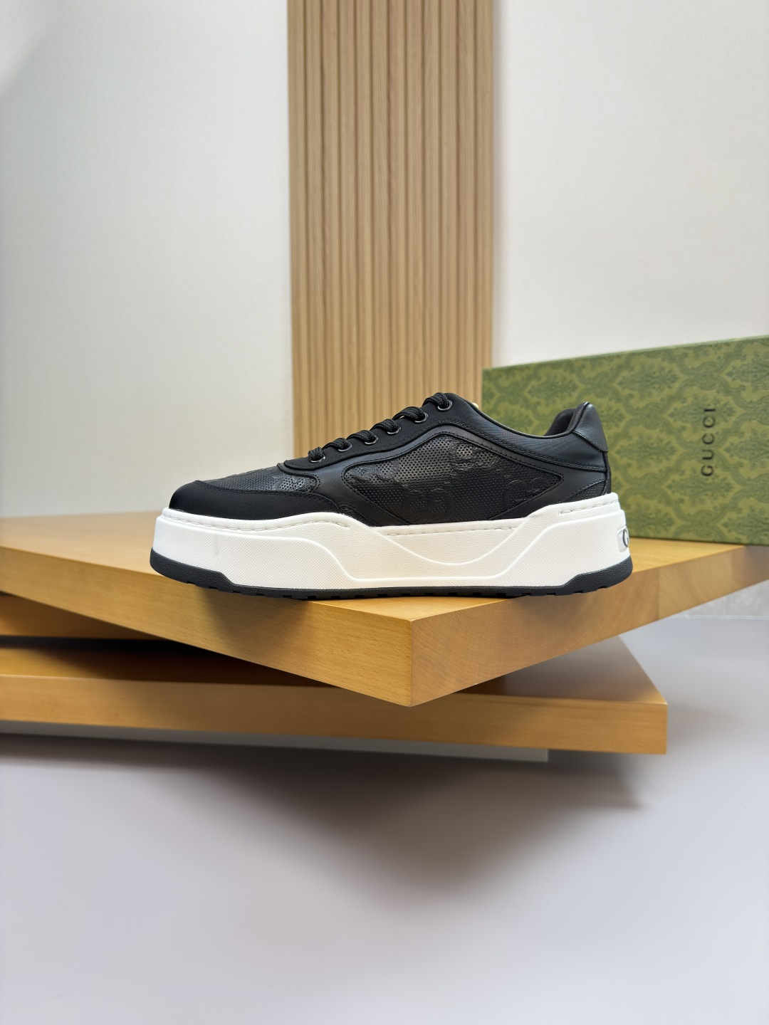 Gucci 高仿運動鞋男 黑色厚底款 低調精品日常款|超A仿原單精品圖片 11 Gucci 高仿運動鞋男 黑色厚底款 低調精品日常款|歐美奢侈品精品推薦