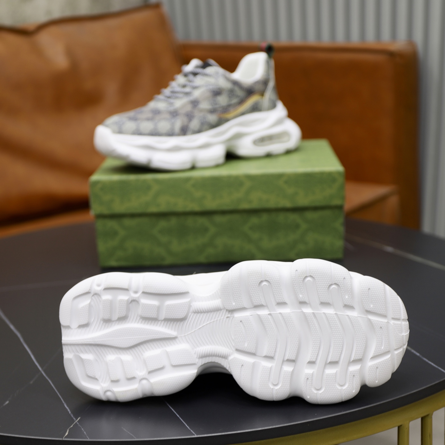 Gucci 高仿男士老花運動鞋 白底GG圖紋厚底潮鞋|超A仿原單精品圖片 7 Gucci 高仿男士老花運動鞋 白底GG圖紋厚底潮鞋|歐美奢侈品精品推薦