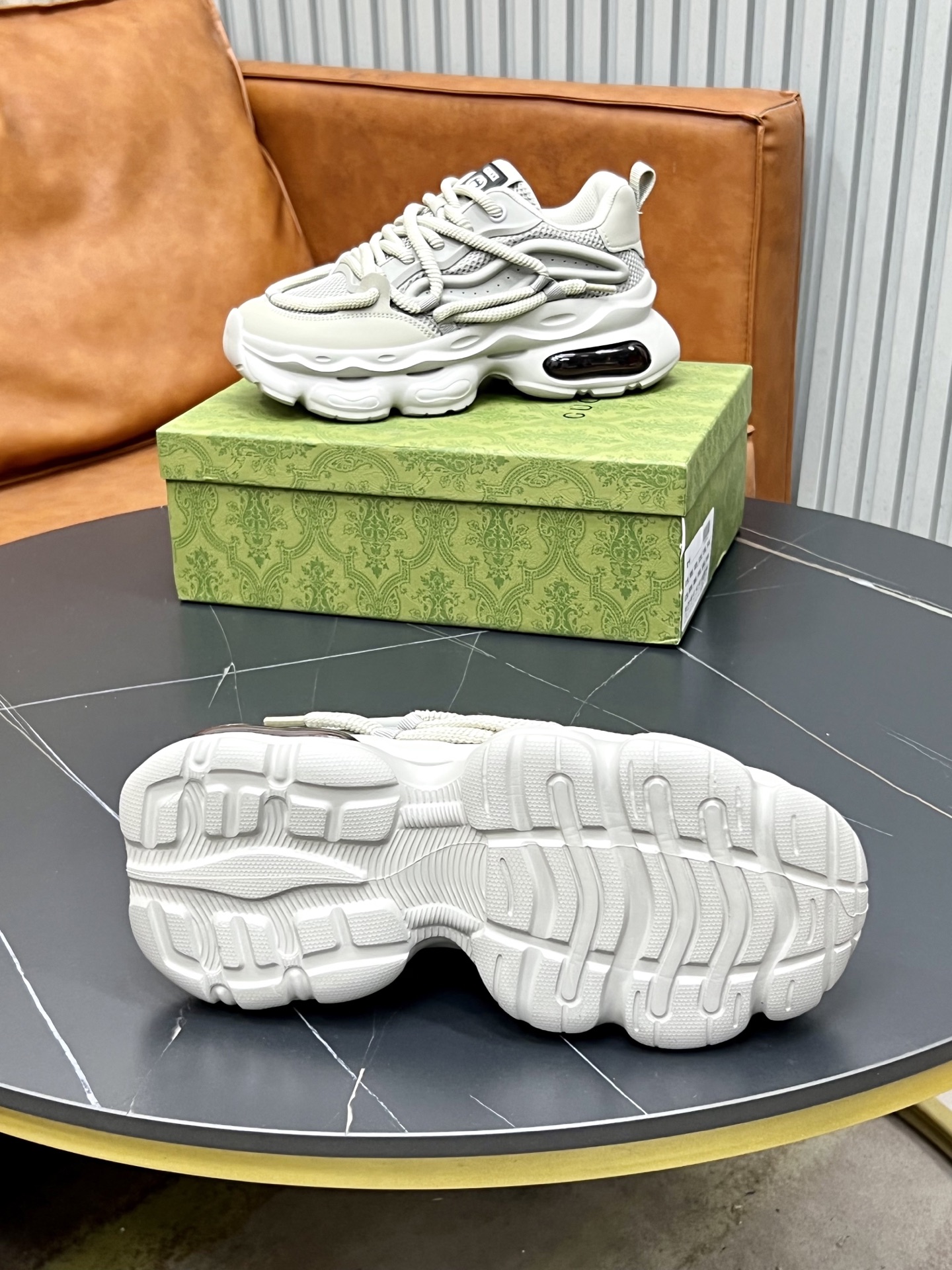 Gucci A貨男士老爹鞋厚底設計運動風格淺灰新色|超A仿原單精品圖片 7 Gucci A貨男士老爹鞋厚底設計運動風格淺灰新色|歐美奢侈品精品推薦