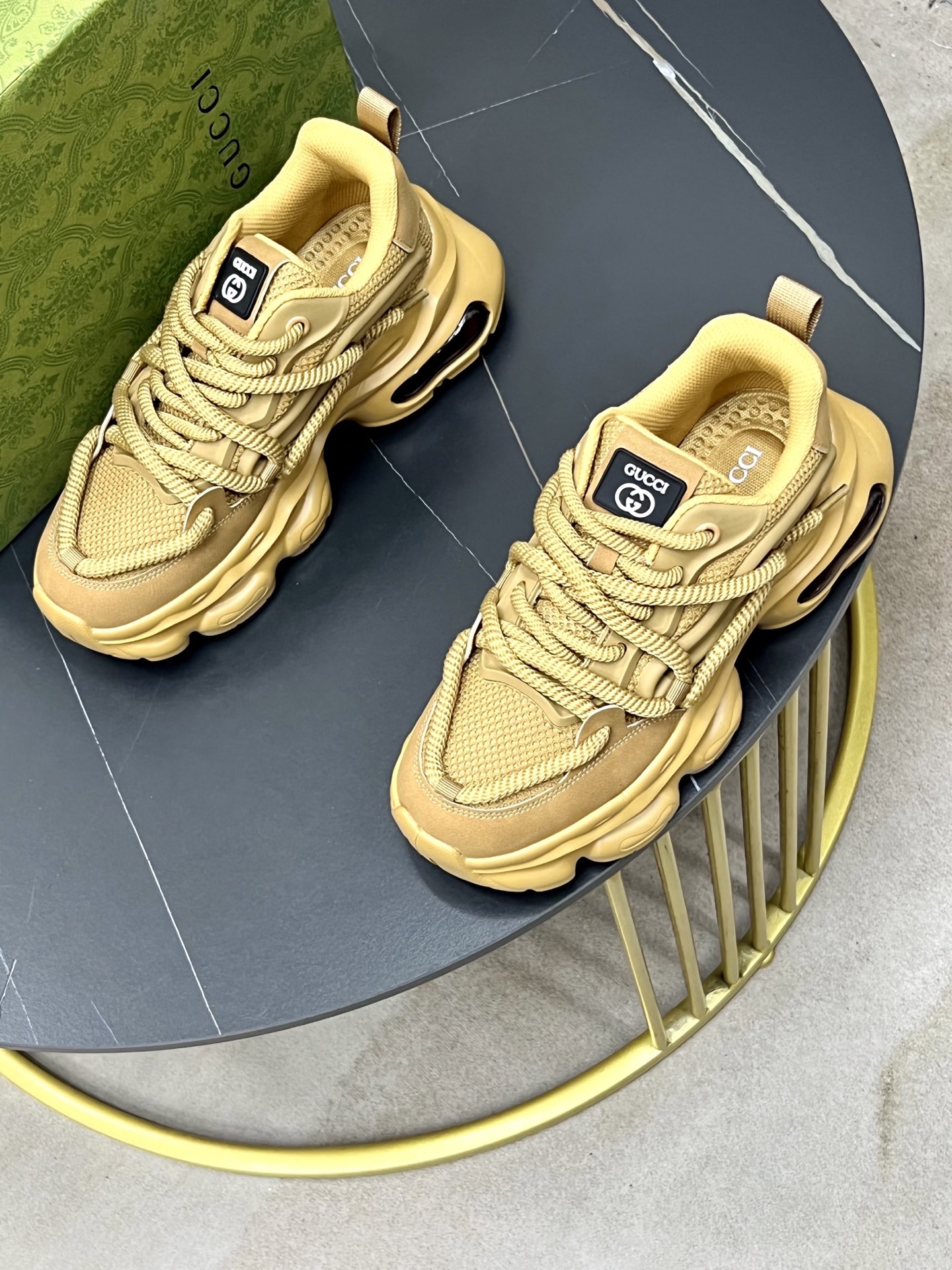 Gucci高仿男士老爹鞋黃褐撞色設計復古潮流款式｜歐美奢侈品精品推薦