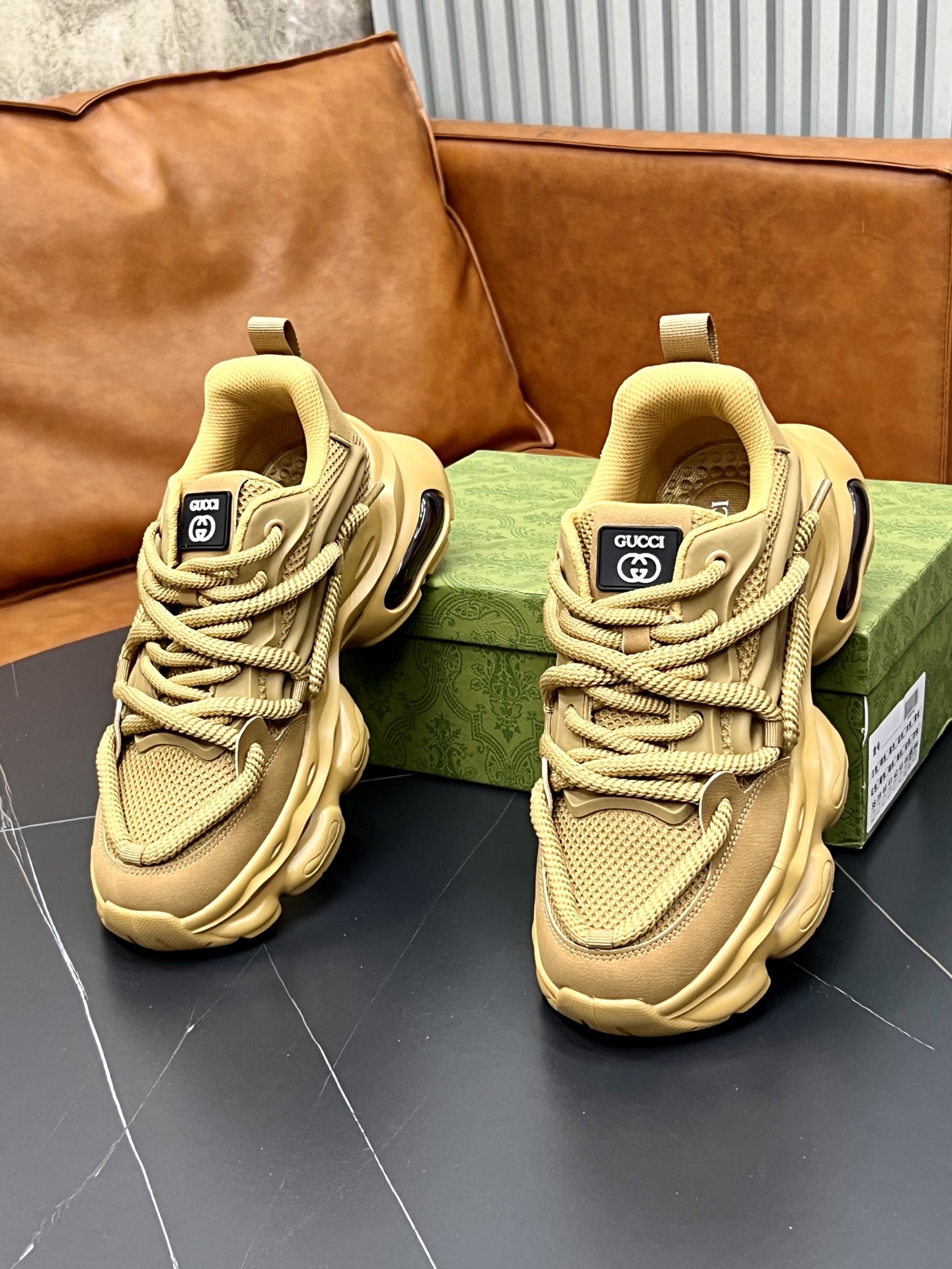 Gucci高仿男士老爹鞋黃褐撞色設計復古潮流款式｜歐美奢侈品精品推薦