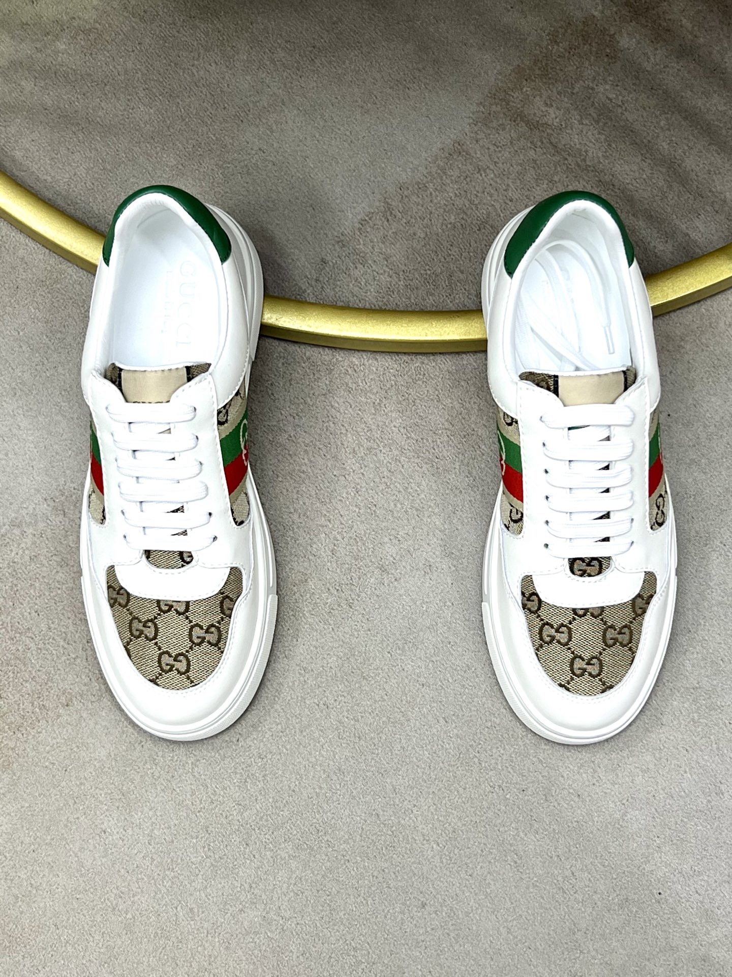 Gucci高仿男士復古小白鞋老花拼接款式時尚經典｜歐美奢侈品精品推薦