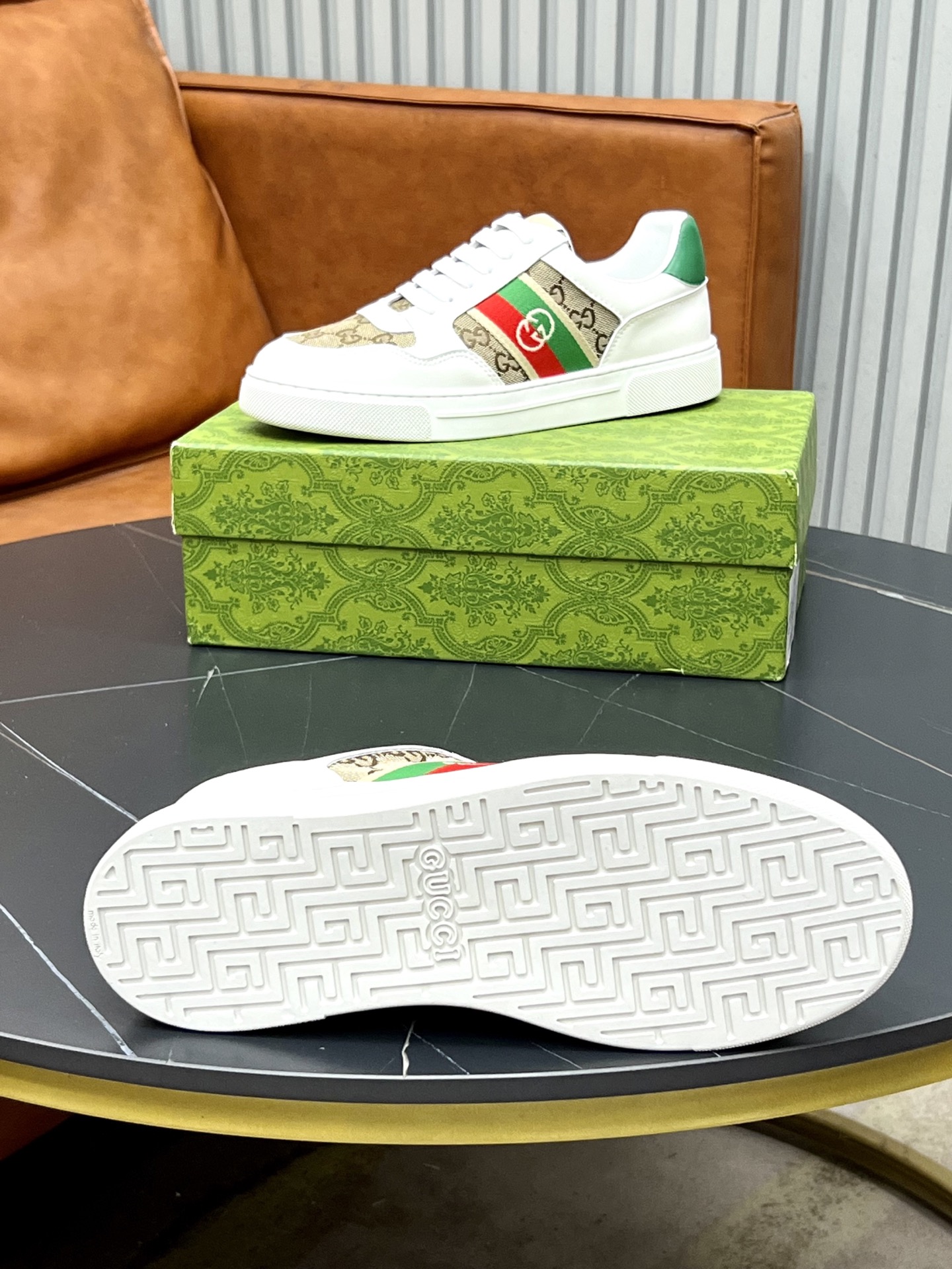 Gucci高仿男士復古小白鞋老花拼接款式時尚經典｜歐美奢侈品精品推薦