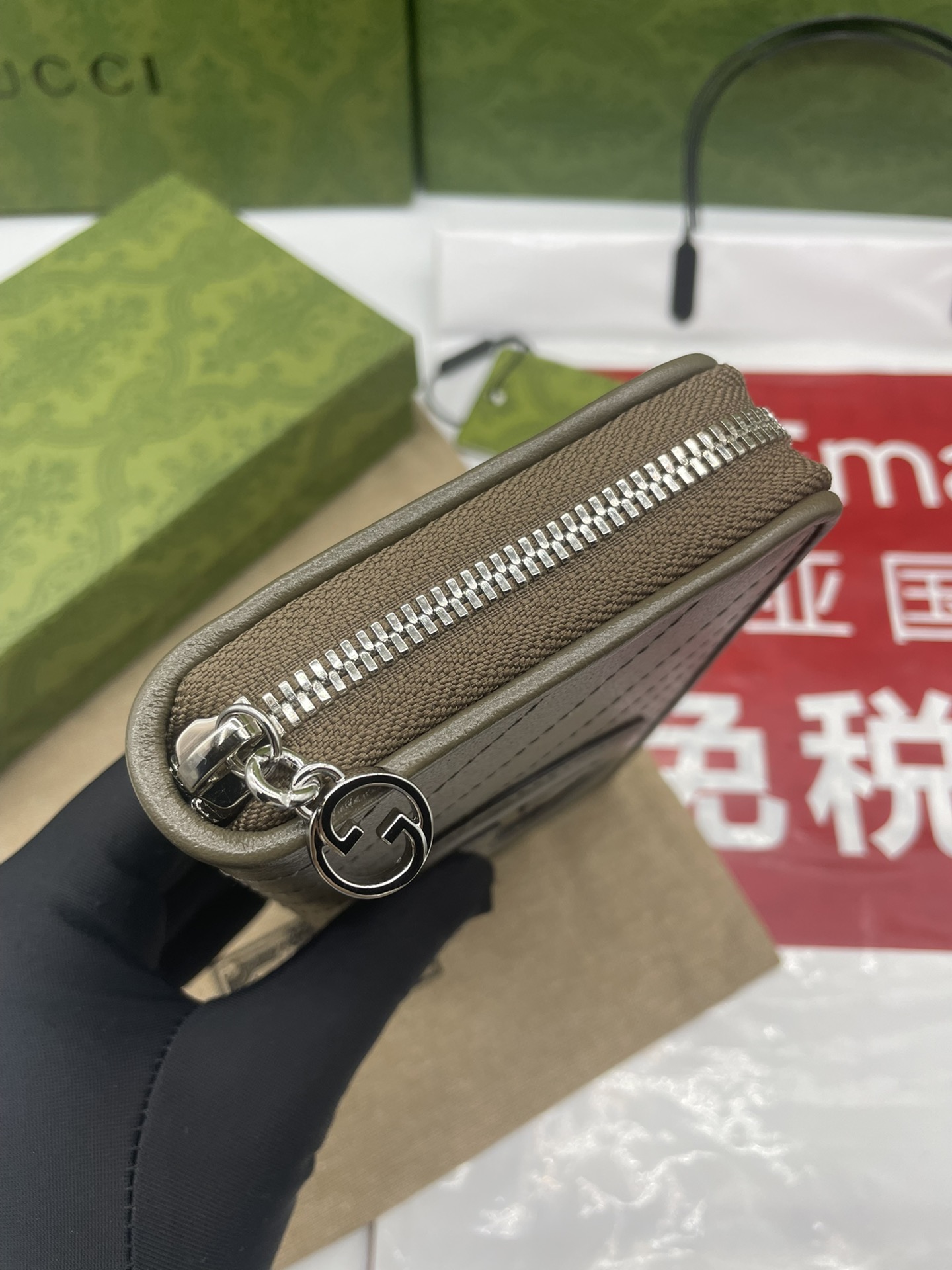 Gucci高仿女用長夾 灰綠壓紋皮革款式大容量設計|超A仿原單精品圖片 11 Gucci高仿女用長夾 灰綠壓紋皮革款式大容量設計|歐美奢侈品精品推薦