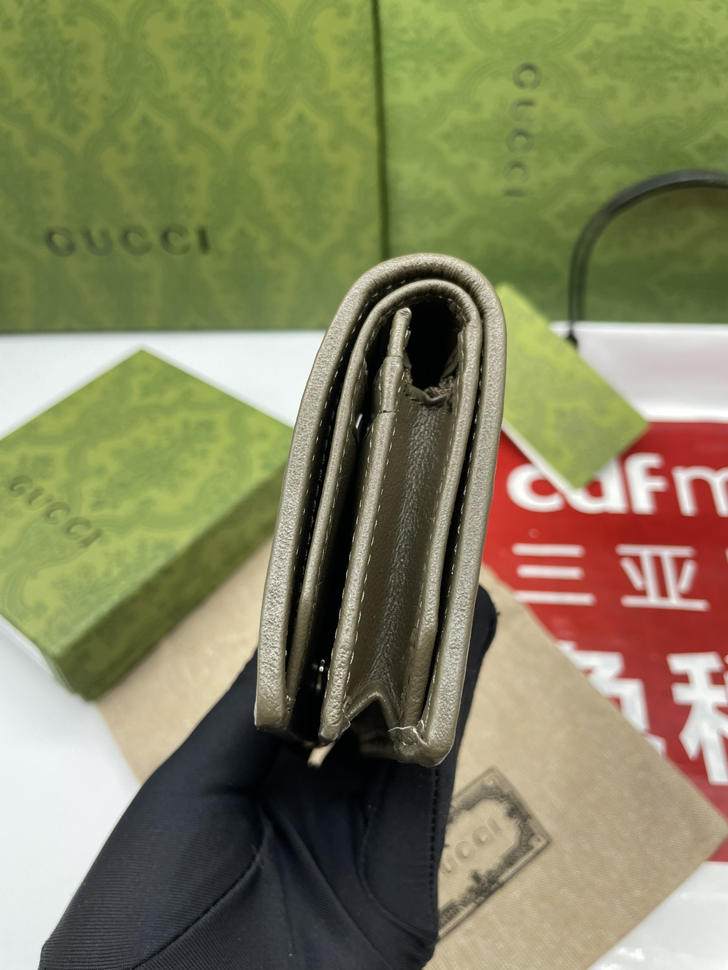 GucciA貨女用短夾 灰綠斜紋牛皮雙G立體壓紋款｜歐美奢侈品精品推薦
