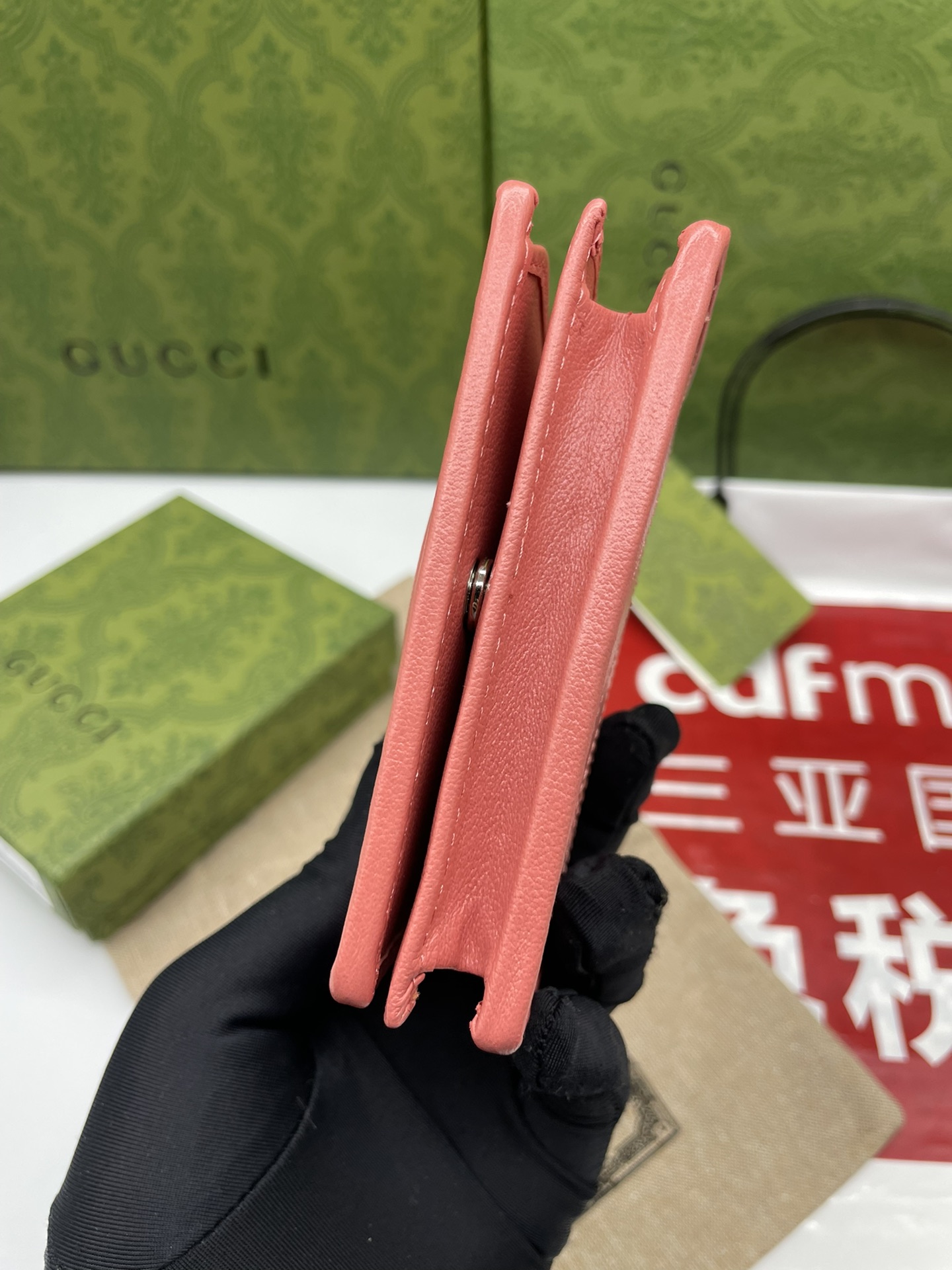Gucci一比一女用短夾 粉皮牛皮斜紋設計立體LOGO款|超A仿原單精品圖片 8 Gucci一比一女用短夾 粉皮牛皮斜紋設計立體LOGO款|歐美奢侈品精品推薦