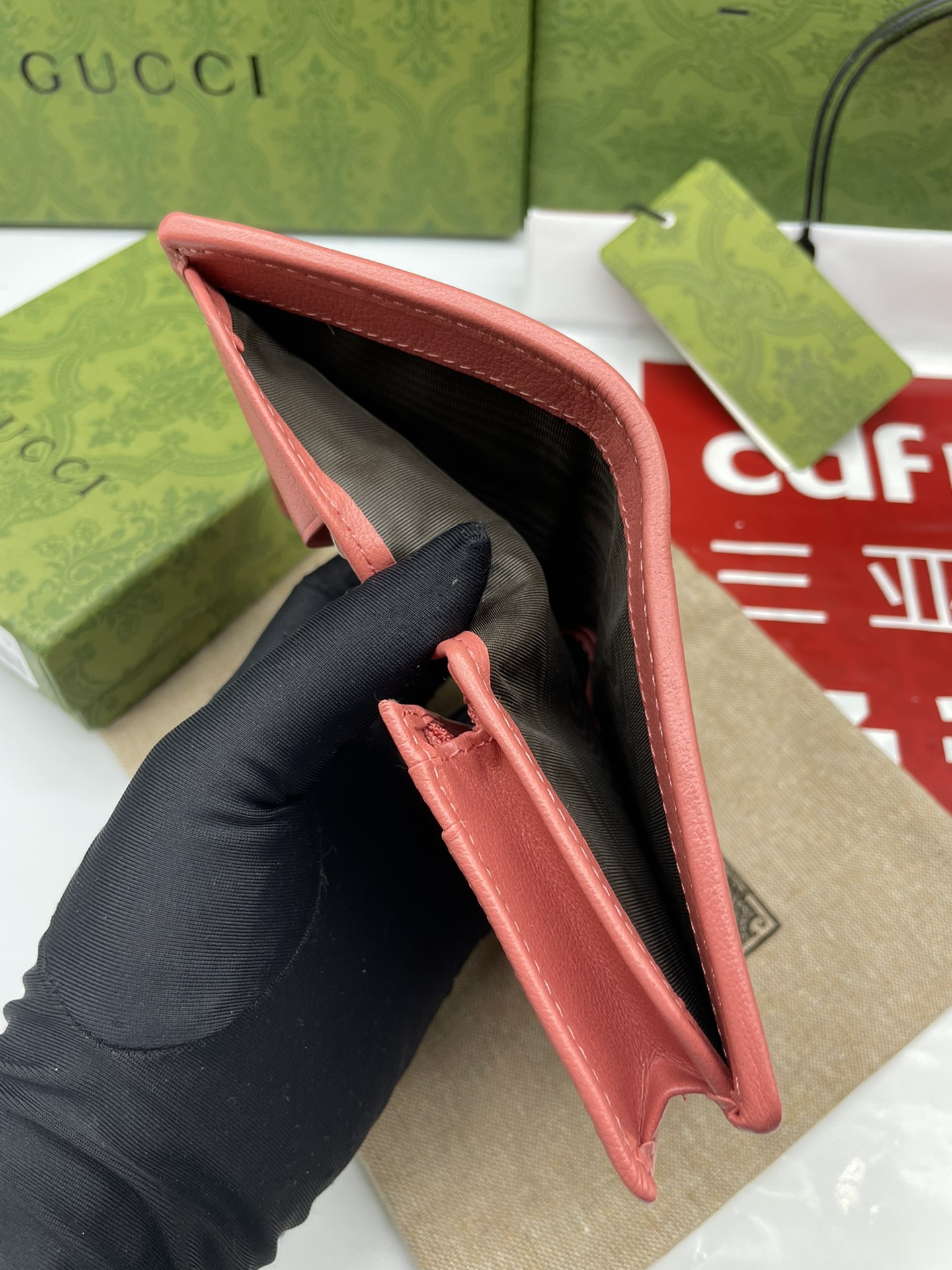 Gucci一比一女用短夾 粉皮牛皮斜紋設計立體LOGO款|超A仿原單精品圖片 7 Gucci一比一女用短夾 粉皮牛皮斜紋設計立體LOGO款|歐美奢侈品精品推薦