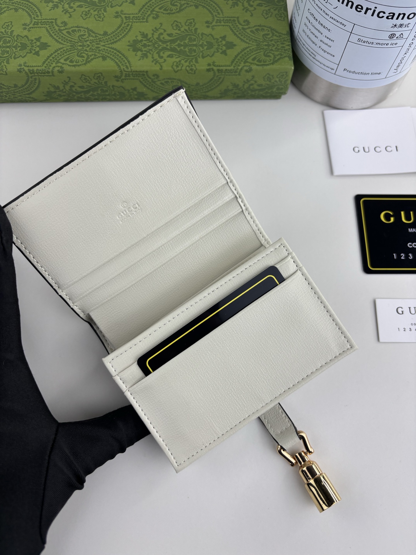 GucciA貨女用短夾 白邊GG老花喬姬風格織帶扣飾款｜歐美奢侈品精品推薦