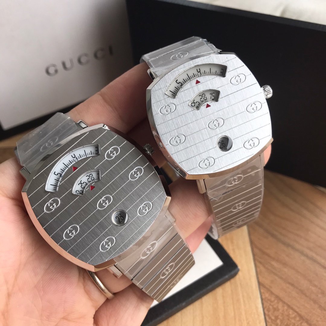 Gucci精品仿製Grip系列銀色鋼帶手錶 簡約跳字設計男士錶選