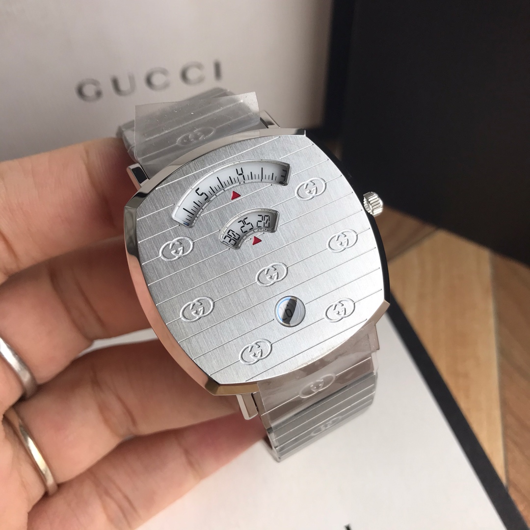 Gucci精品仿製Grip系列銀色鋼帶手錶 簡約跳字設計男士錶選|超A仿原單精品圖片 11 Gucci精品仿製Grip系列銀色鋼帶手錶 簡約跳字設計男士錶選|歐美奢侈品精品推薦