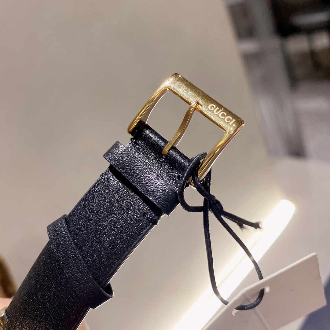 Gucci高仿G-Timeless貓眼女錶貝殼面黑皮錶帶限量風格款｜歐美奢侈品精品推薦