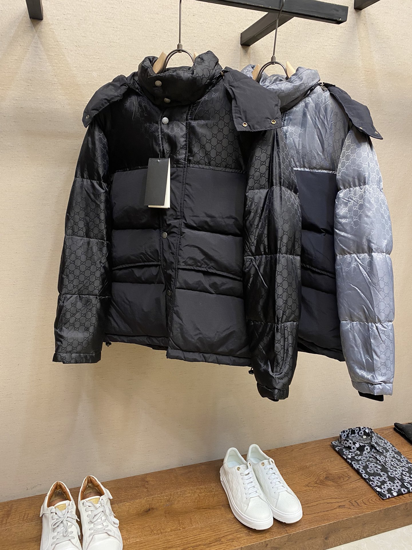 Gucci一比一黑色羽絨外套經典GG圖騰防風保暖|超A仿原單精品圖片 13 Gucci一比一黑色羽絨外套經典GG圖騰防風保暖|歐美奢侈品精品推薦