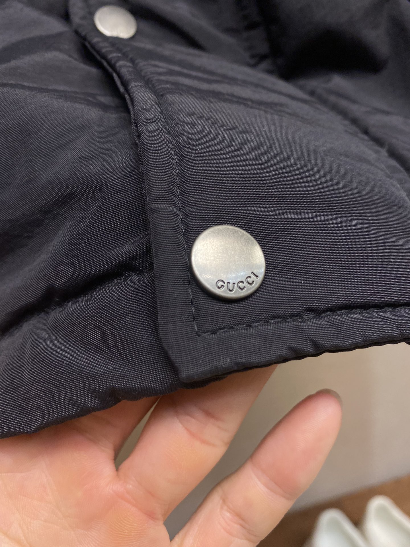 Gucci一比一黑色羽絨外套經典GG圖騰防風保暖|超A仿原單精品圖片 11 Gucci一比一黑色羽絨外套經典GG圖騰防風保暖|歐美奢侈品精品推薦