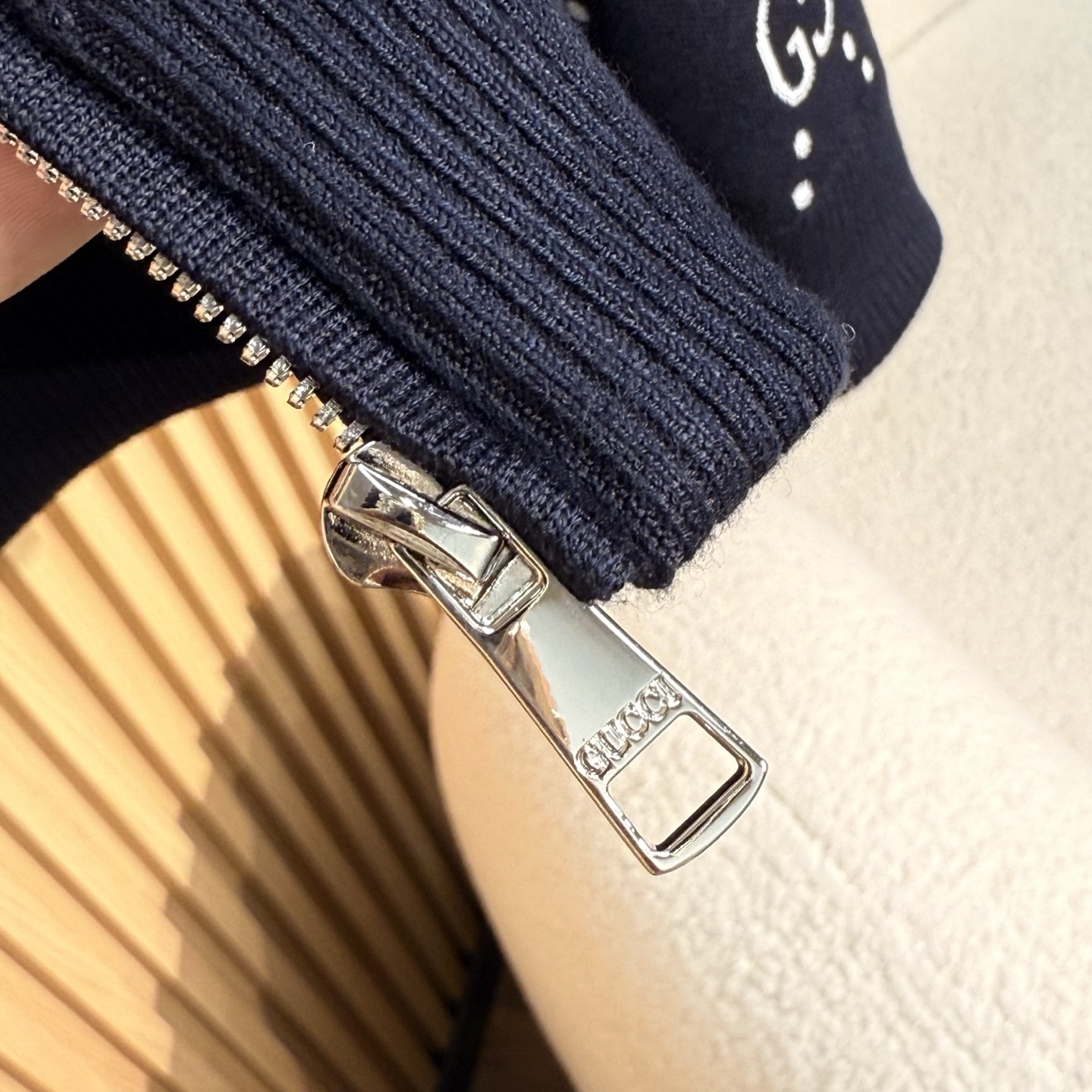 Gucci原單提花立領外套男款全幅GG圖樣設計|超A仿原單精品圖片 15 Gucci原單提花立領外套男款全幅GG圖樣設計|歐美奢侈品精品推薦