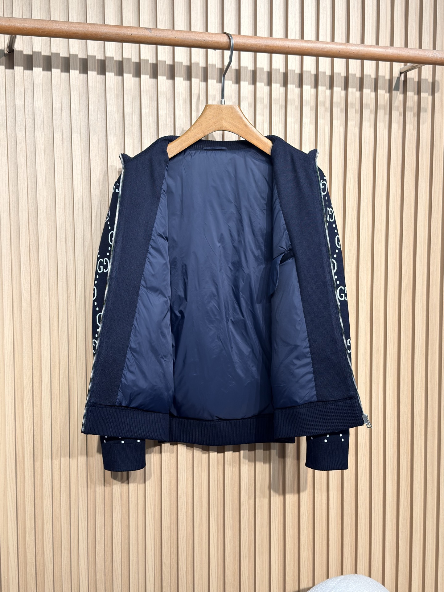 Gucci原單提花立領外套男款全幅GG圖樣設計|超A仿原單精品圖片 13 Gucci原單提花立領外套男款全幅GG圖樣設計|歐美奢侈品精品推薦