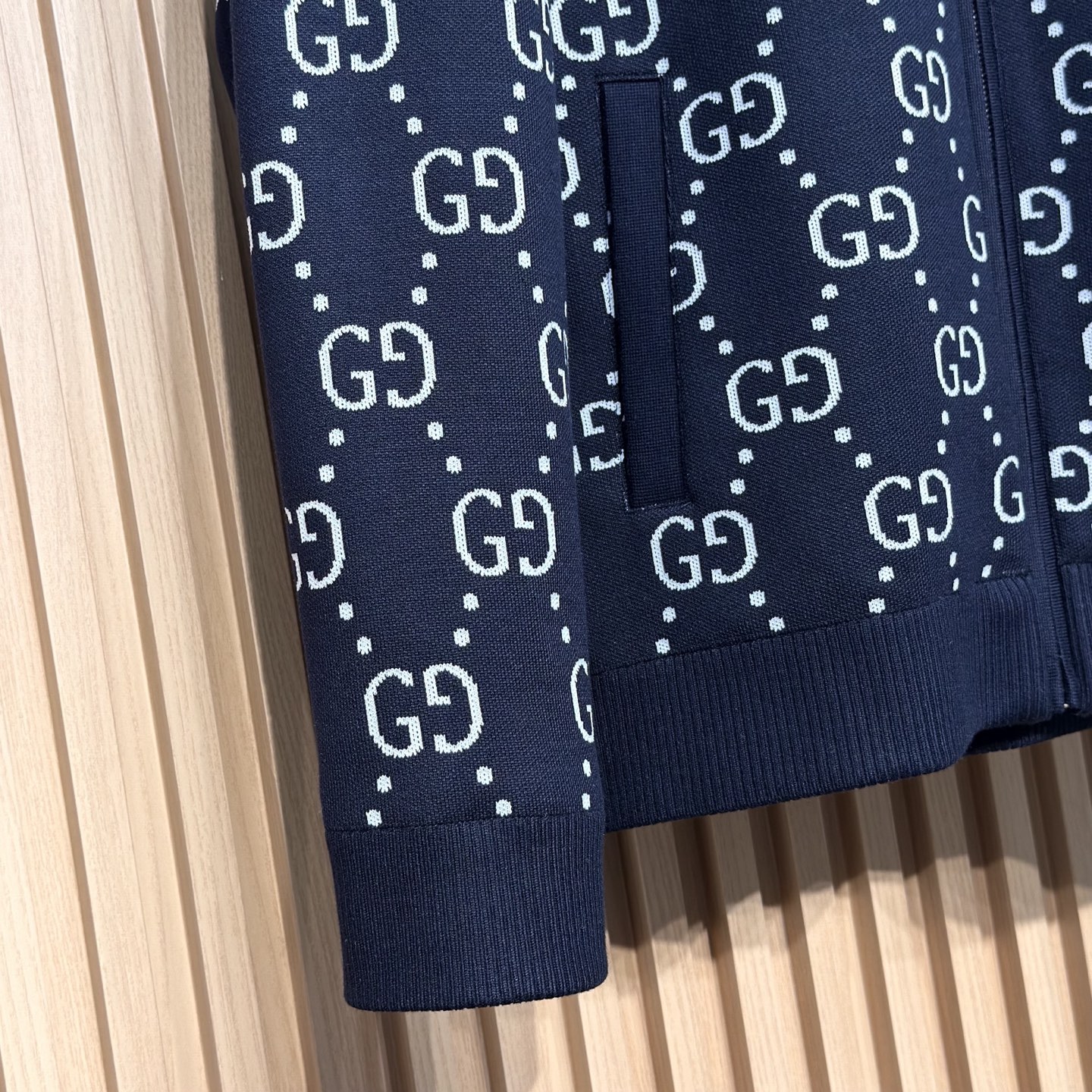 Gucci原單提花立領外套男款全幅GG圖樣設計|超A仿原單精品圖片 8 Gucci原單提花立領外套男款全幅GG圖樣設計|歐美奢侈品精品推薦