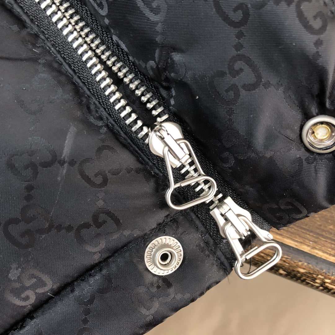 Gucci高仿運動風羽絨外套紅綠撞色條紋拼袖｜歐美奢侈品精品推薦