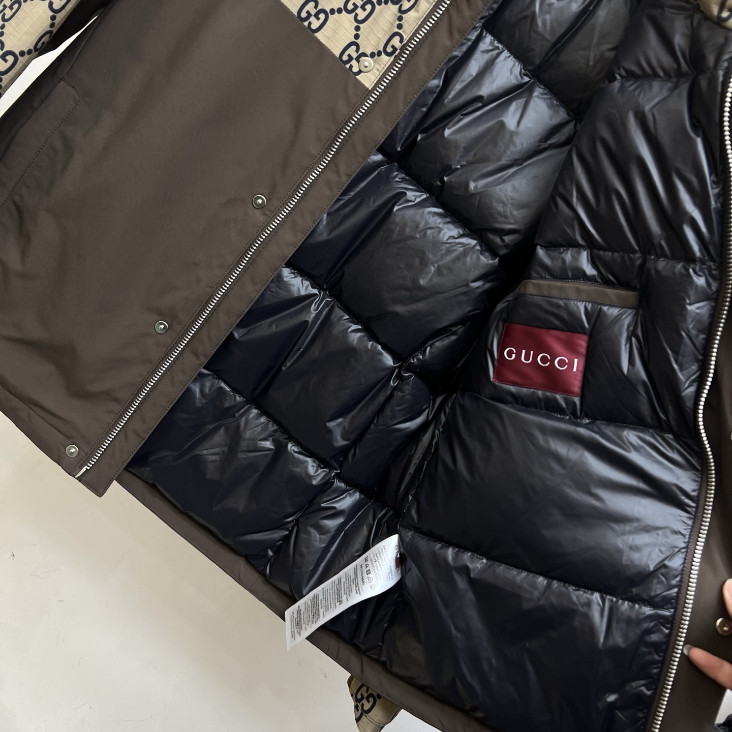 Gucci高仿拼接外套男款GG老花與黑色防風設計|超A仿原單精品圖片 7 Gucci高仿拼接外套男款GG老花與黑色防風設計|歐美奢侈品精品推薦