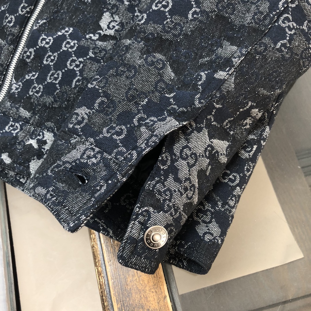 Gucci高仿迷彩印花外套男款連帽拉鍊街頭風格| 11 Gucci高仿迷彩印花外套男款連帽拉鍊街頭風格