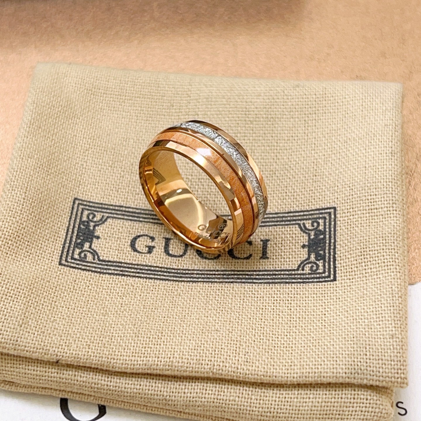 Gucci 原單等級飾品 玫瑰金雙層戒指 簡約線條設計感十足| 8 Gucci 原單等級飾品 玫瑰金雙層戒指 簡約線條設計感十足