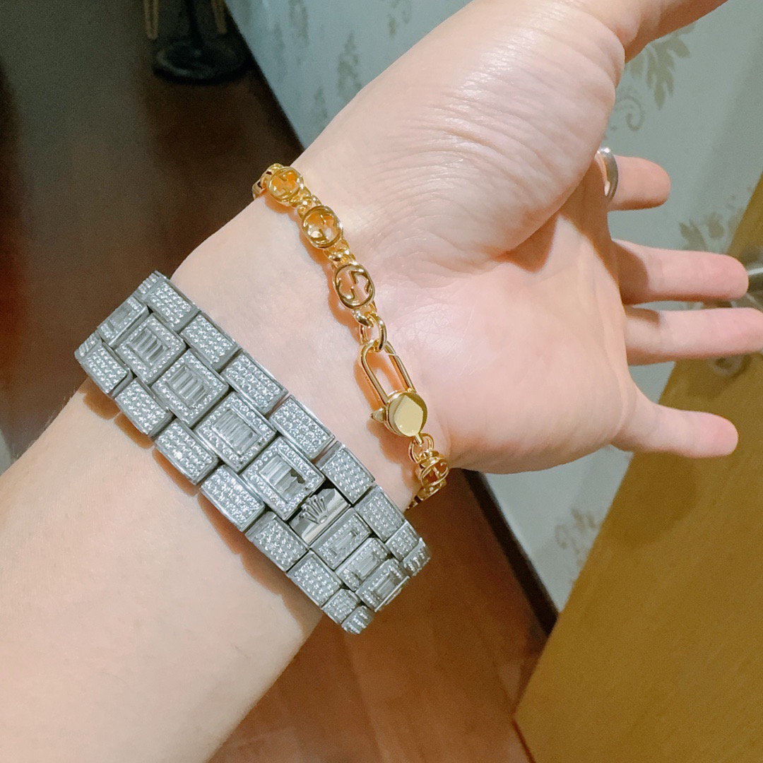 Gucci 高仿金色手鍊 女款經典雙G設計 精緻輕奢必備款| 7 Gucci 高仿金色手鍊 女款經典雙G設計 精緻輕奢必備款