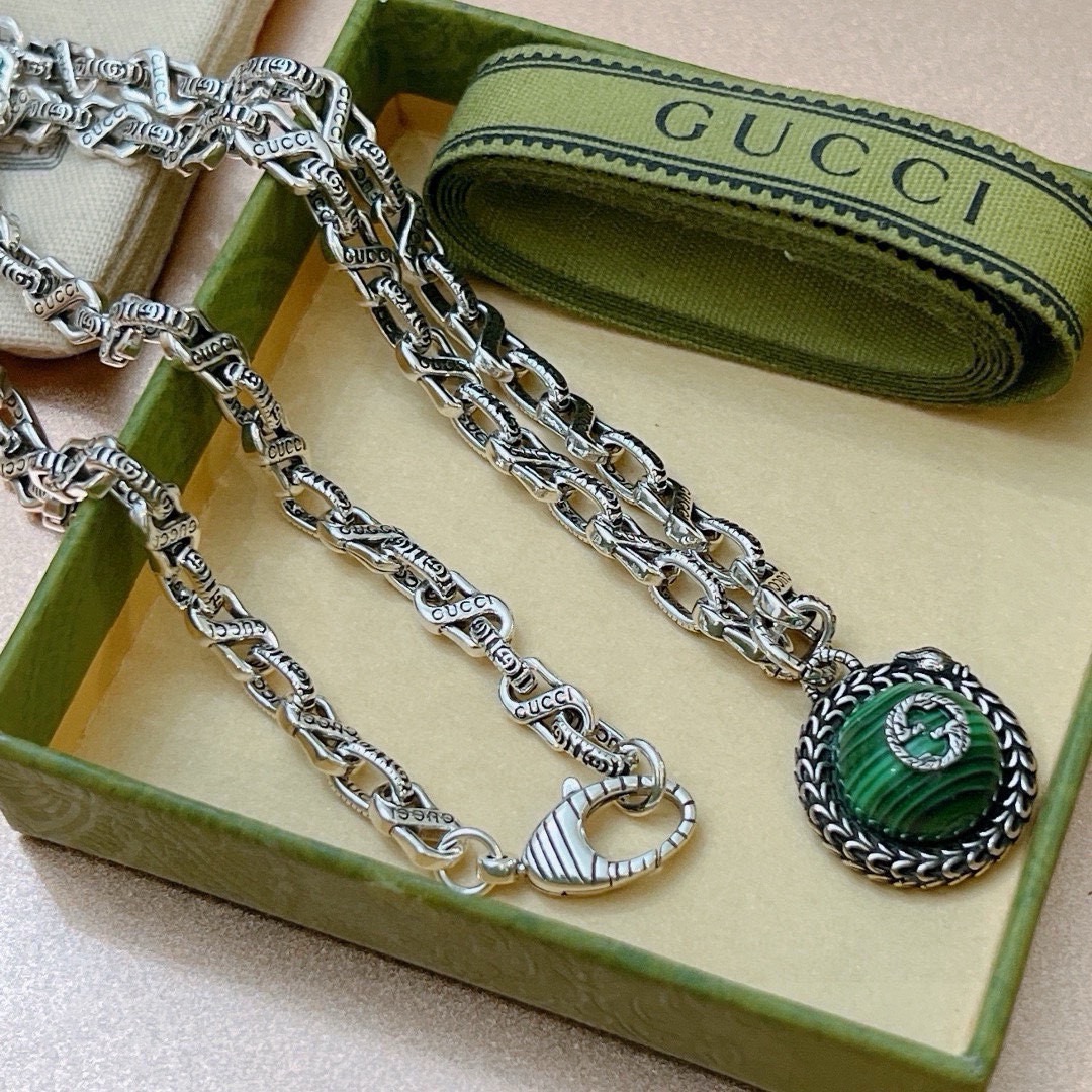 Gucci 高仿銀飾項鍊 綠色寶石吊墜 男士民族風設計潮飾| 7 Gucci 高仿銀飾項鍊 綠色寶石吊墜 男士民族風設計潮飾