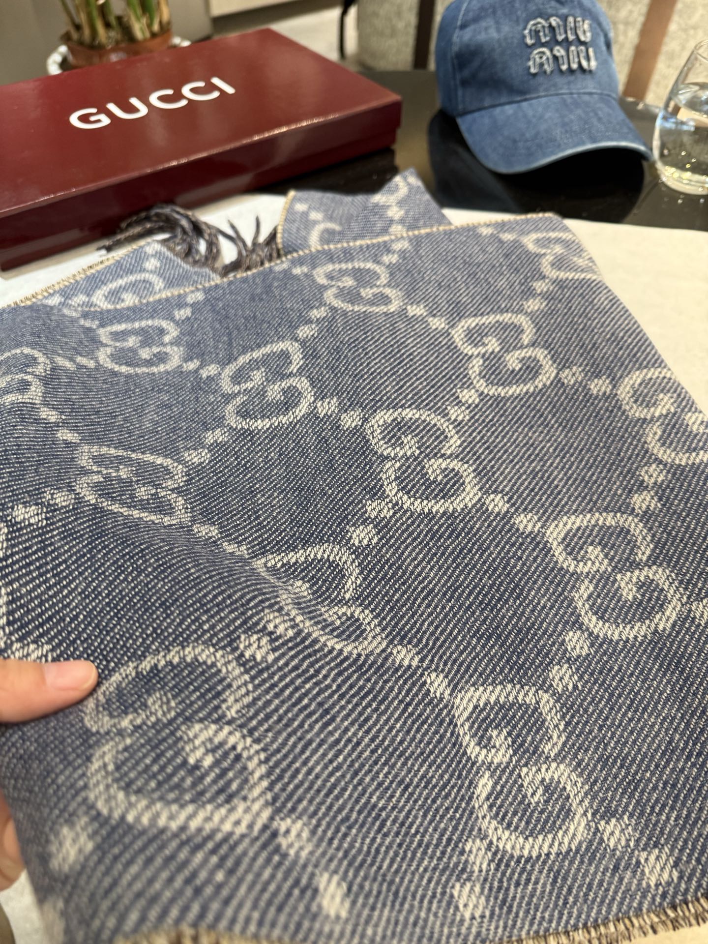 Gucci 原單深藍GG厚針織圍巾｜復古時尚風格推薦｜歐美奢侈品精品推薦