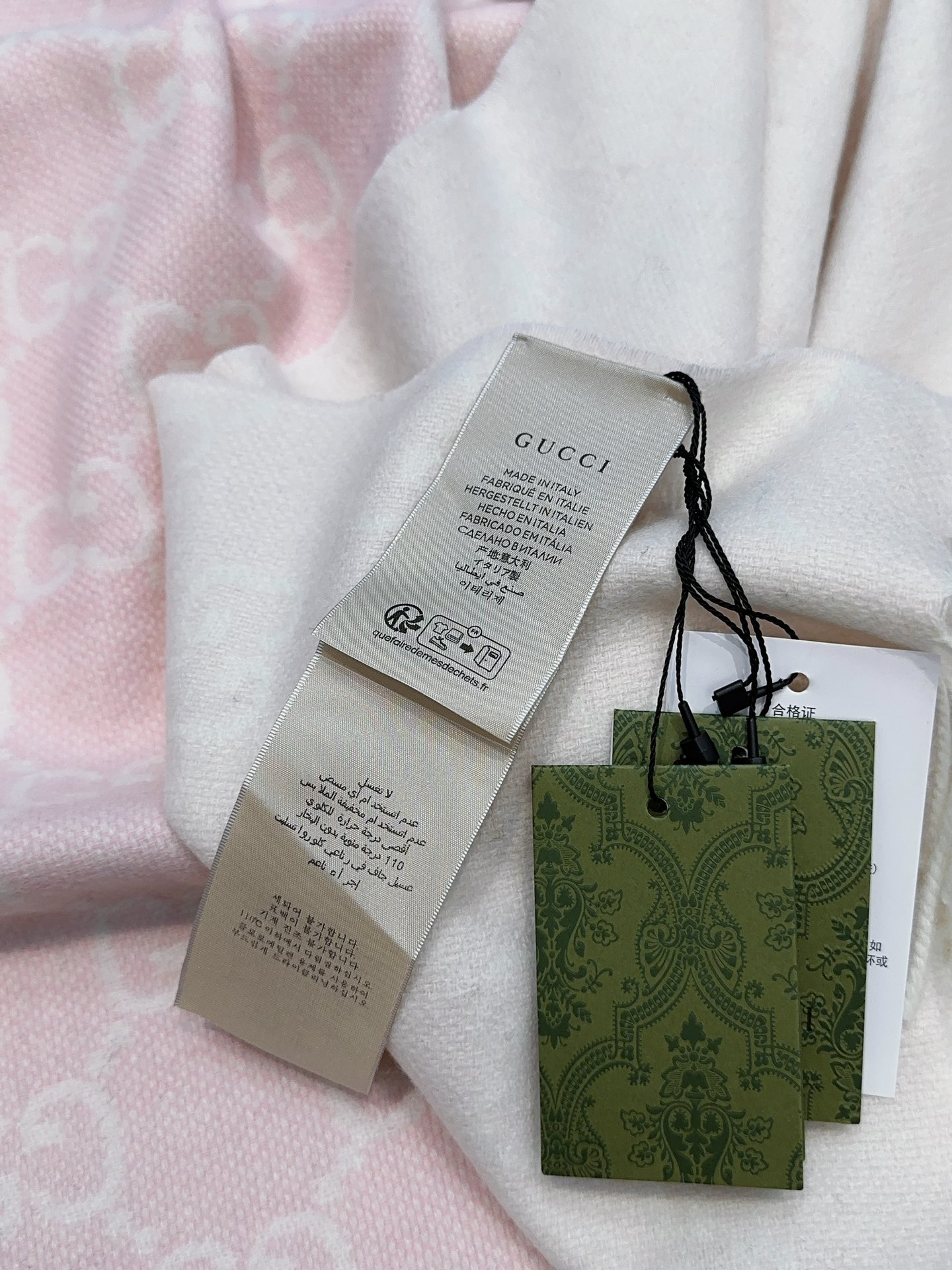 Gucci 高仿粉色GG羊毛圍巾｜甜美氣質款保暖推薦｜歐美奢侈品精品推薦