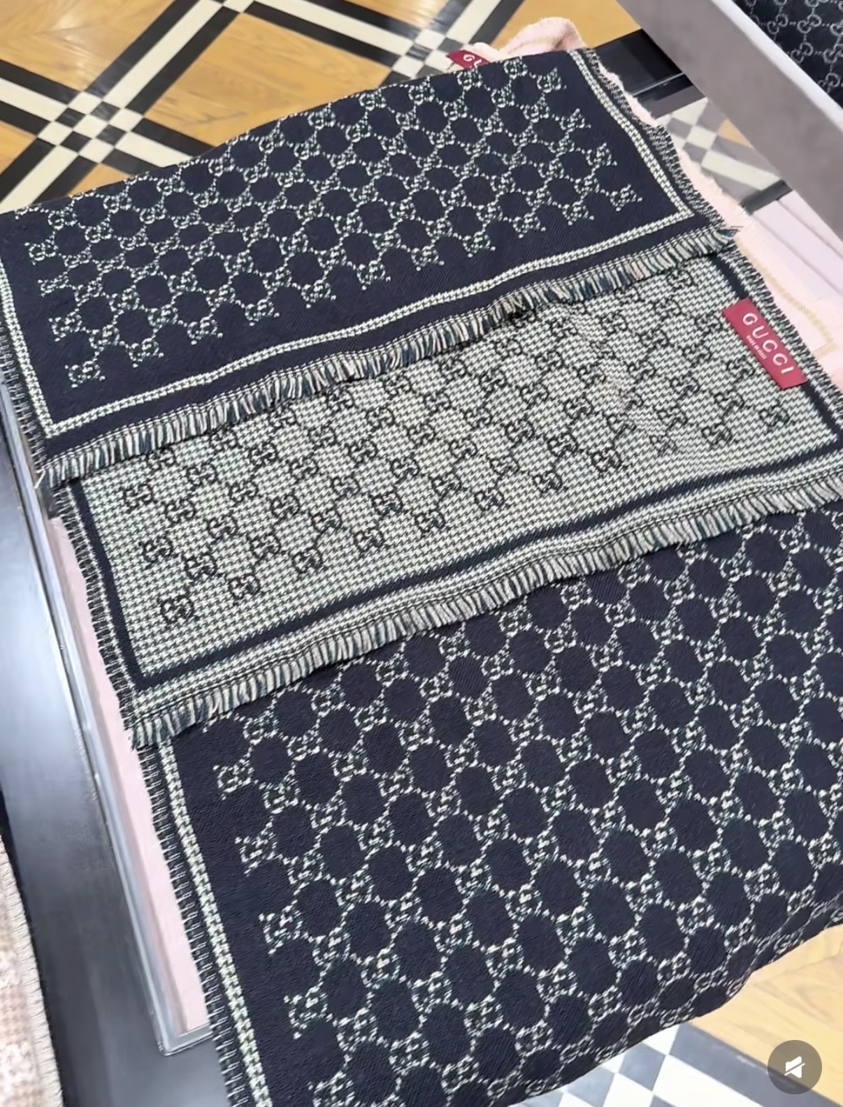 Gucci 一比一黑金GG刺繡圍巾｜時尚亮線設計吸睛款｜歐美奢侈品精品推薦