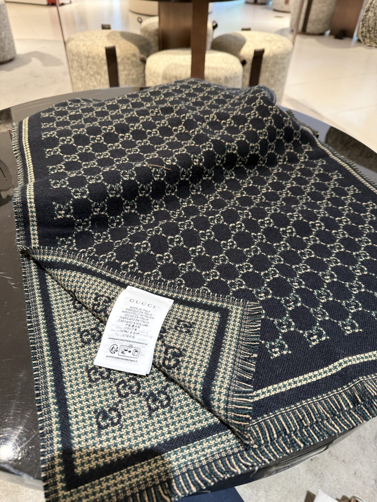 Gucci 一比一黑金GG刺繡圍巾｜時尚亮線設計吸睛款｜歐美奢侈品精品推薦