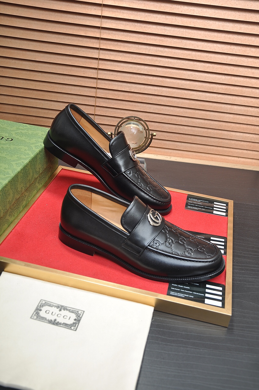 Gucci 高仿男士樂福鞋 GG壓紋皮革 金屬雙G標誌設計| 10 Gucci 高仿男士樂福鞋 GG壓紋皮革 金屬雙G標誌設計