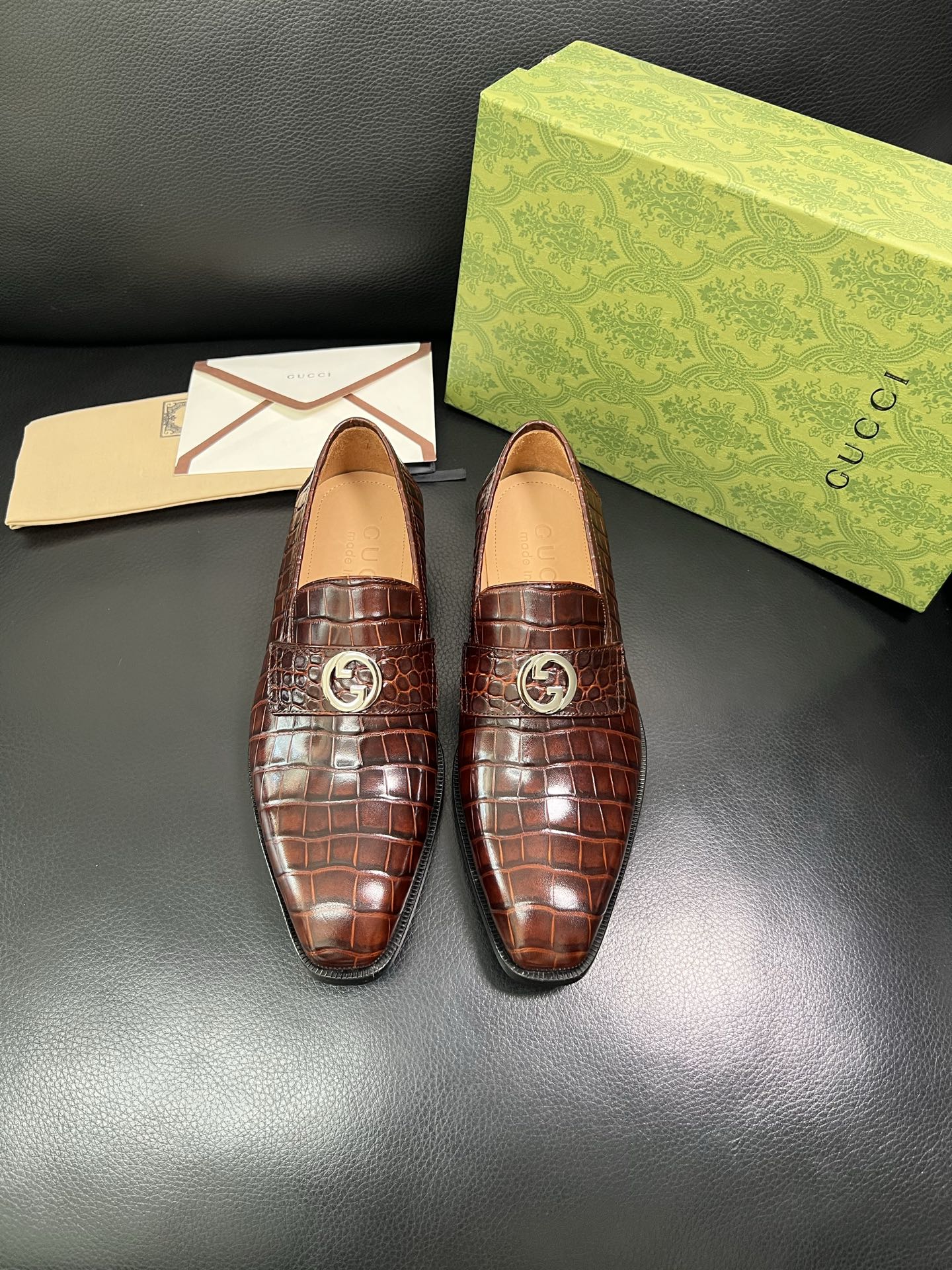 Gucci 一比一男士鱷魚紋皮鞋 棕色金屬飾扣 經典義式設計款｜歐美奢侈品精品推薦