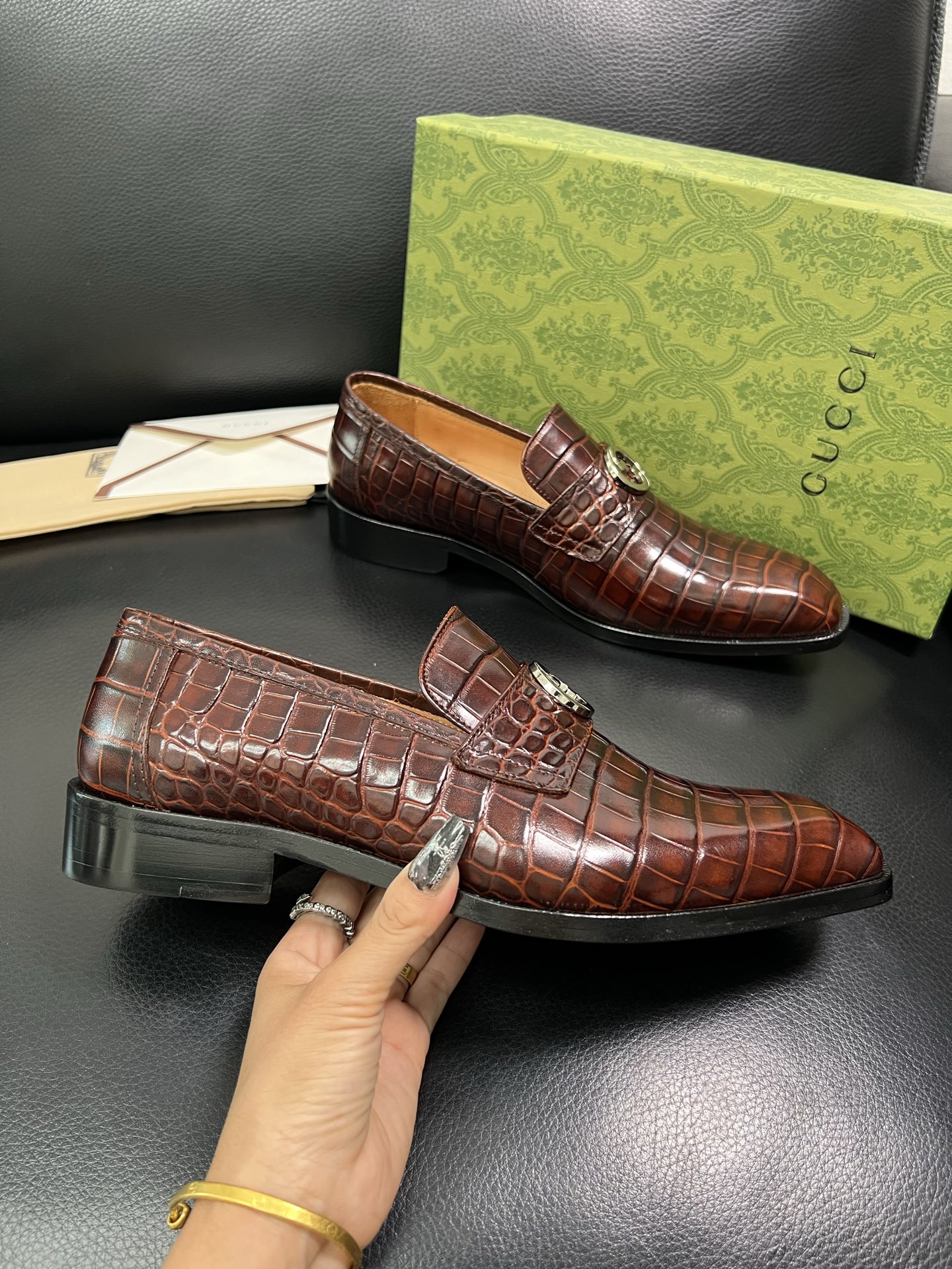 Gucci 一比一男士鱷魚紋皮鞋 棕色金屬飾扣 經典義式設計款｜歐美奢侈品精品推薦