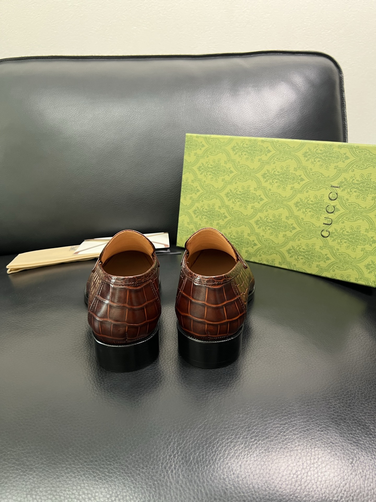 Gucci 一比一男士鱷魚紋皮鞋 棕色金屬飾扣 經典義式設計款｜歐美奢侈品精品推薦