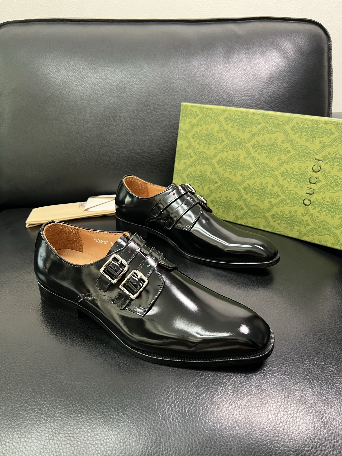 Gucci 高仿男士亮皮雙釦德比鞋 黑色光澤 經典義式手工鞋款