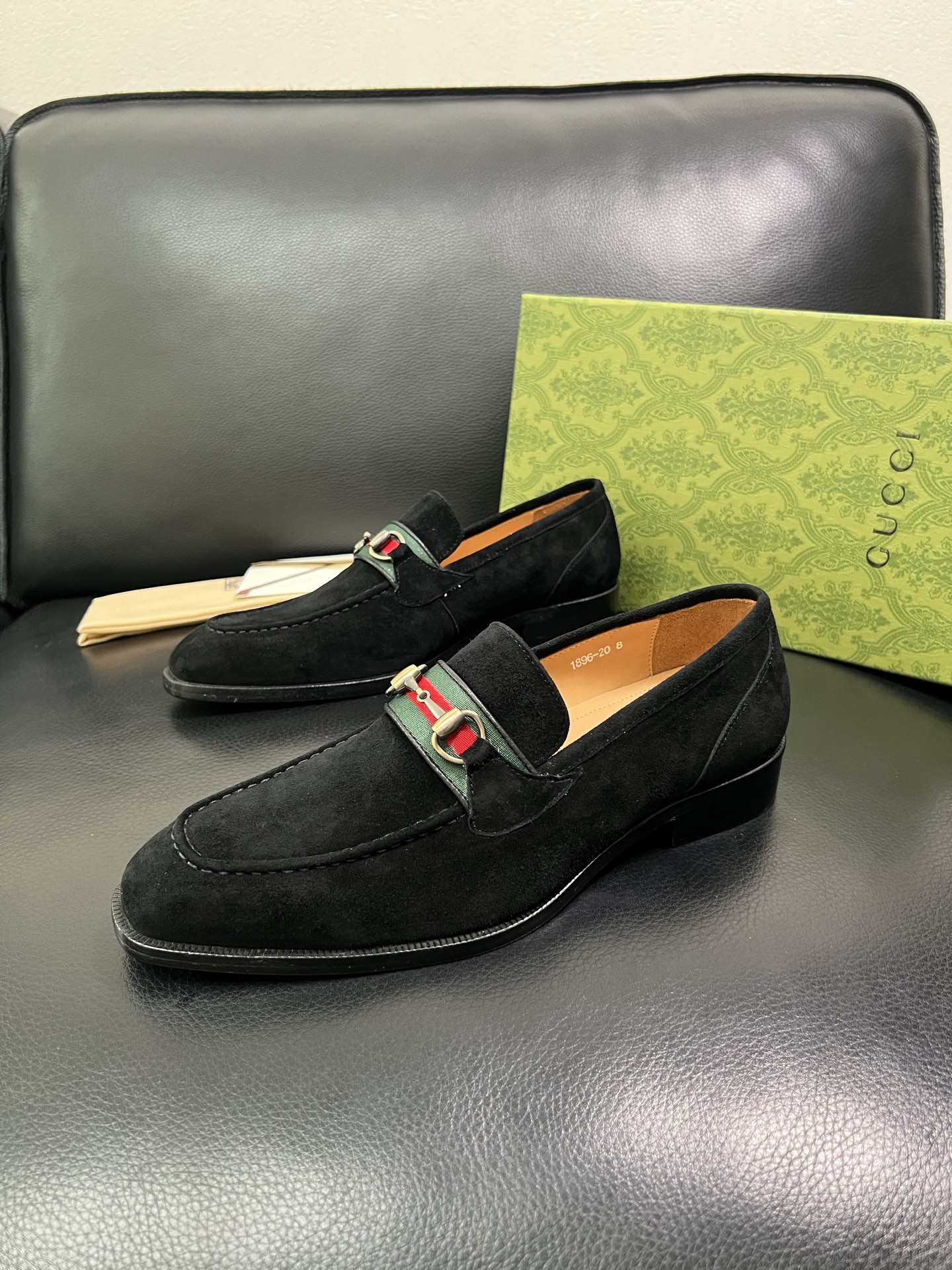 Gucci 高仿男士麂皮樂福鞋 黑色紅綠織帶 經典品牌元素復刻款｜歐美奢侈品精品推薦