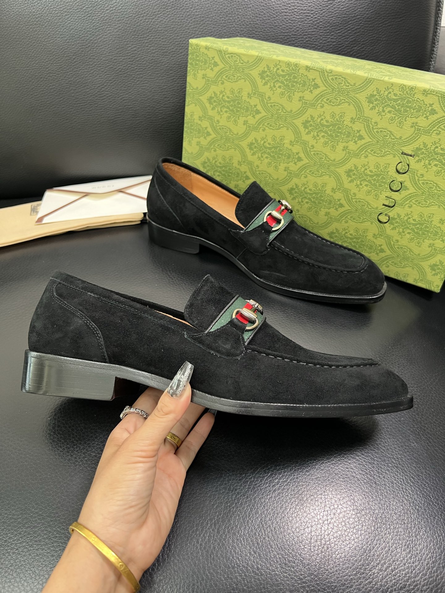 Gucci 高仿男士麂皮樂福鞋 黑色紅綠織帶 經典品牌元素復刻款｜歐美奢侈品精品推薦