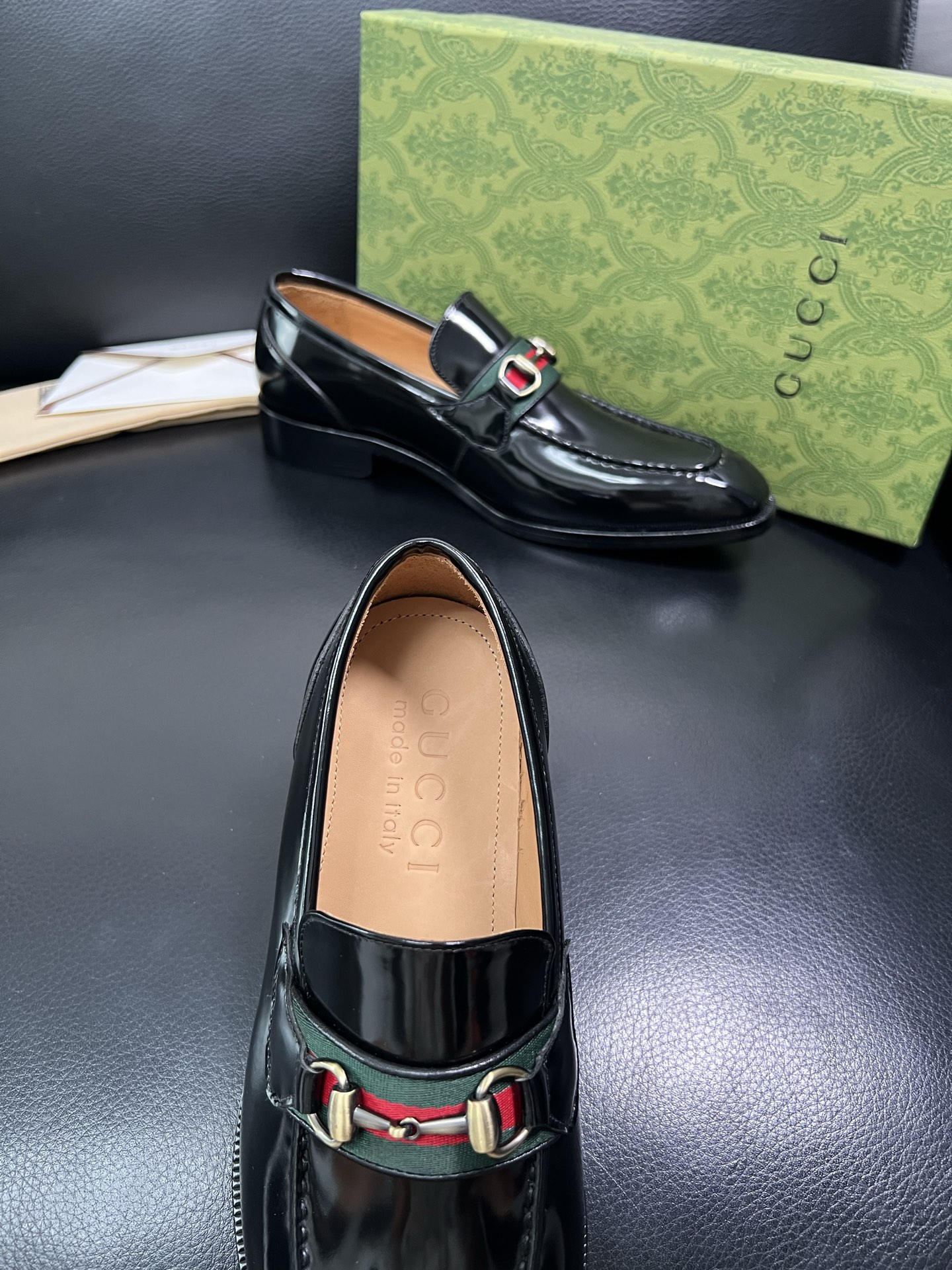 Gucci A貨男士亮皮樂福鞋 黑色光澤 紅綠織帶設計款| 9 Gucci A貨男士亮皮樂福鞋 黑色光澤 紅綠織帶設計款