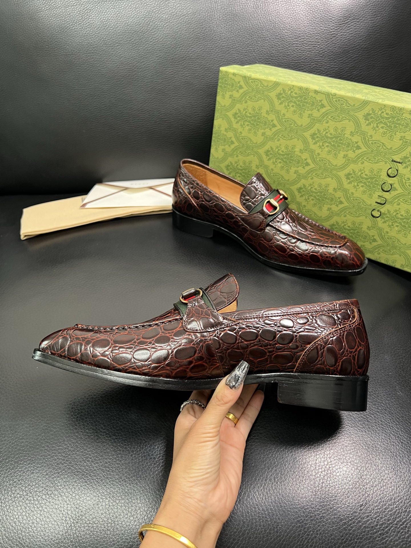 Gucci 高仿男士鱷魚紋樂福鞋 棕色紅綠織帶 經典復刻設計款｜歐美奢侈品精品推薦