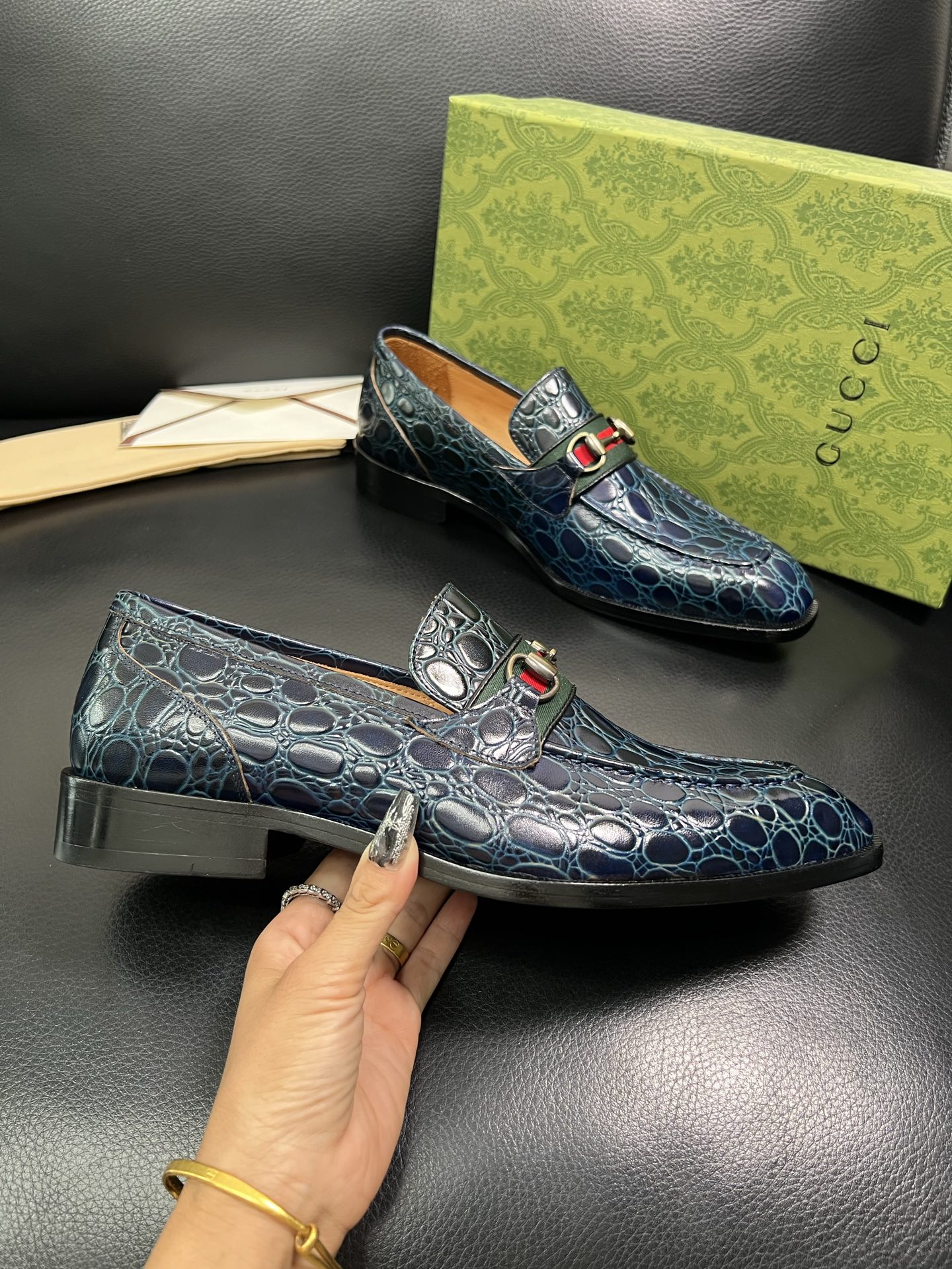 Gucci 原單男士鱷魚紋樂福鞋 藍色織帶飾扣 配色個性復古風|超A仿原單精品圖片 12 Gucci 原單男士鱷魚紋樂福鞋 藍色織帶飾扣 配色個性復古風|歐美奢侈品精品推薦