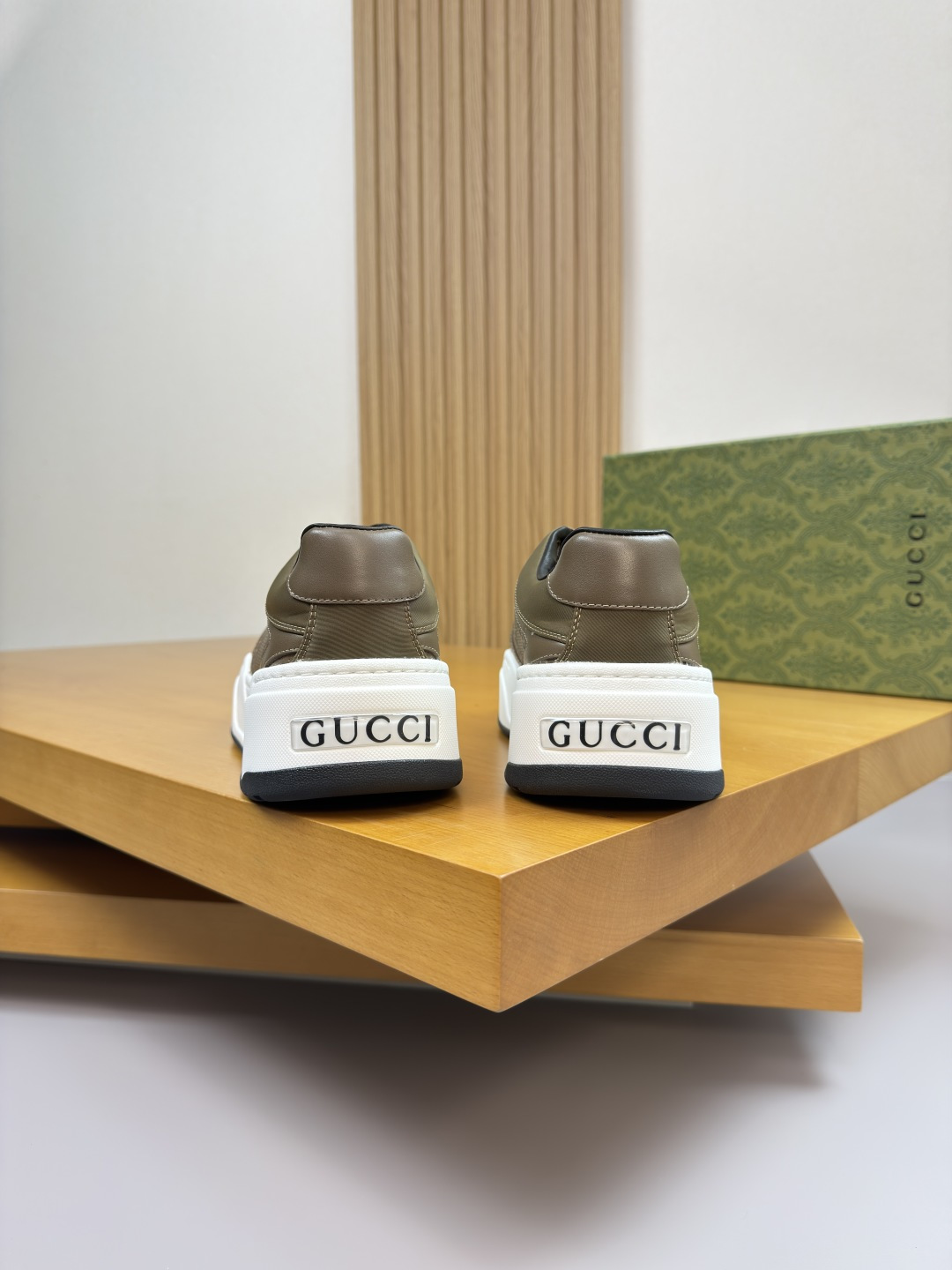 Gucci 高仿男士運動鞋軍綠厚底款 時尚休閒百搭風| 7 Gucci 高仿男士運動鞋軍綠厚底款 時尚休閒百搭風