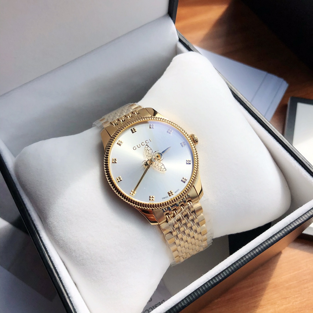 Gucci高仿金色鍊帶手錶 蜜蜂雕紋母貝錶盤 亮眼金屬質感女錶｜歐美奢侈品精品推薦