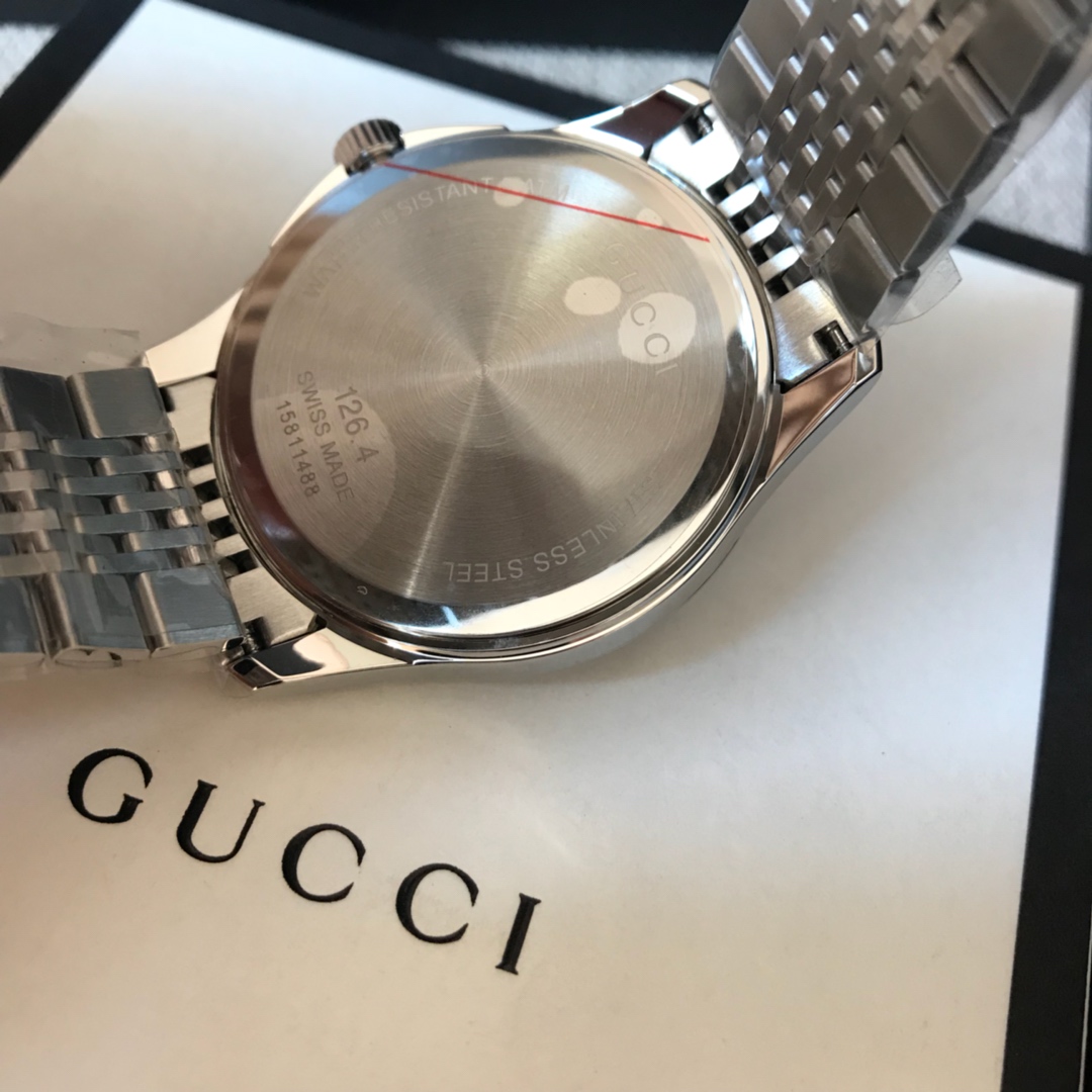 Gucci一比一情侶錶 白面雕紋款 銀色鋼帶極簡風格熱銷對錶|超A仿原單精品圖片 12 Gucci一比一情侶錶 白面雕紋款 銀色鋼帶極簡風格熱銷對錶|歐美奢侈品精品推薦