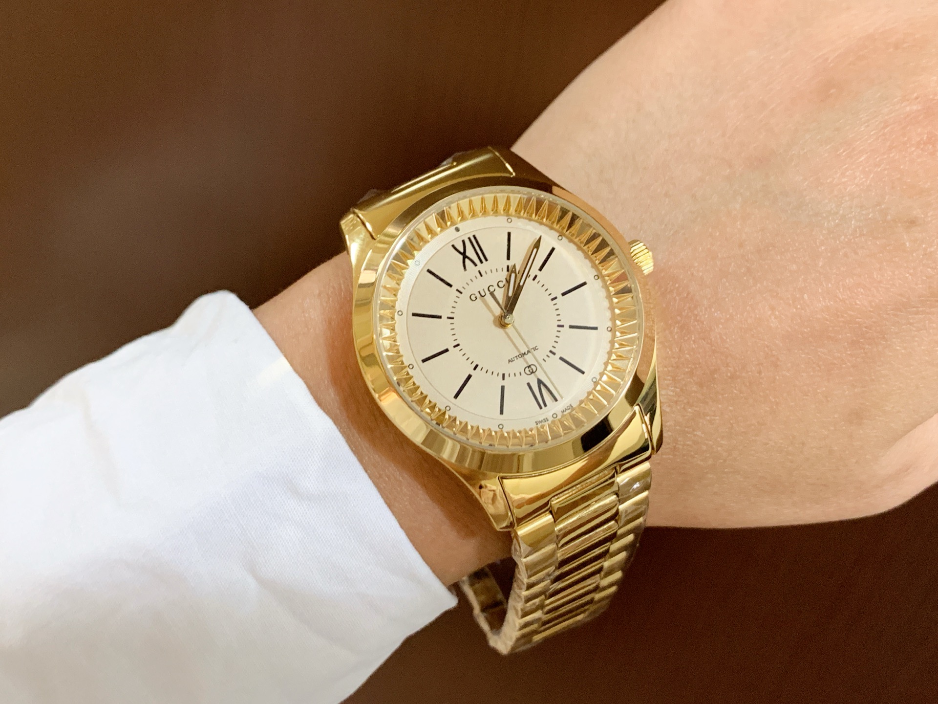 Gucci原單男錶 金殼白面時標設計 高亮金屬機械風格腕錶|超A仿原單精品圖片 7 Gucci原單男錶 金殼白面時標設計 高亮金屬機械風格腕錶|歐美奢侈品精品推薦