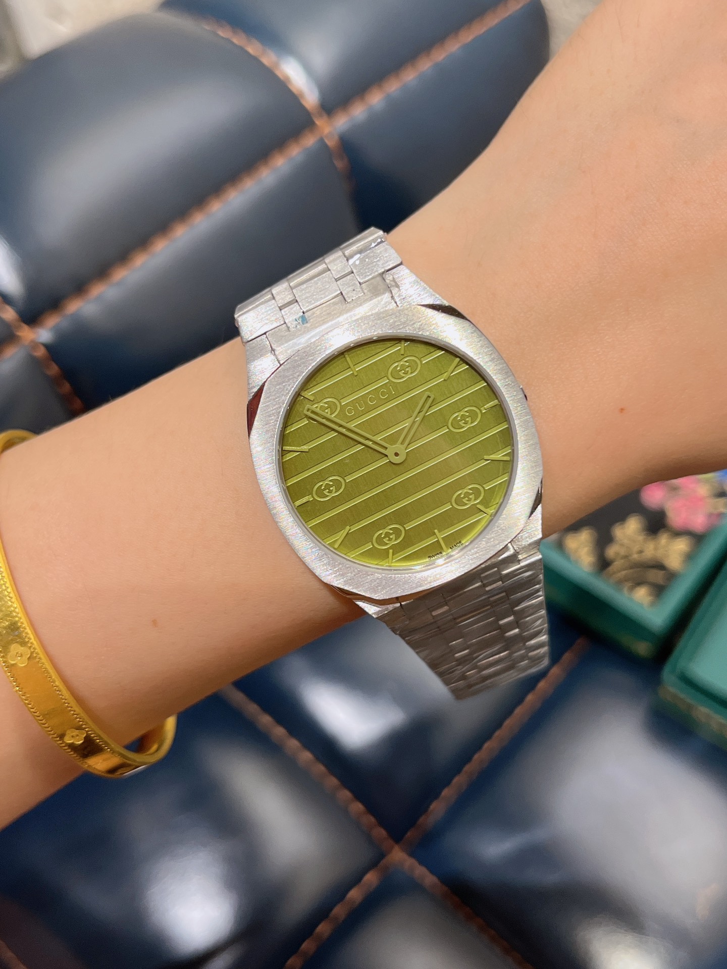 Gucci一比一25H情侶錶 綠色GG圖騰面盤 銀色鋼帶中性設計｜歐美奢侈品精品推薦