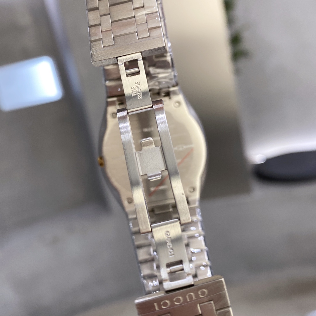 Gucci A貨男錶 25H系列金框設計 銀面GG圖騰雕紋質感款|超A仿原單精品圖片 9 Gucci A貨男錶 25H系列金框設計 銀面GG圖騰雕紋質感款|歐美奢侈品精品推薦