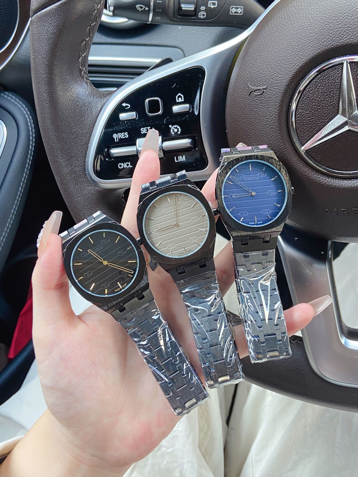 Gucci高仿男錶 25H系列鋼帶款 黑灰藍三色 GG圖騰設計