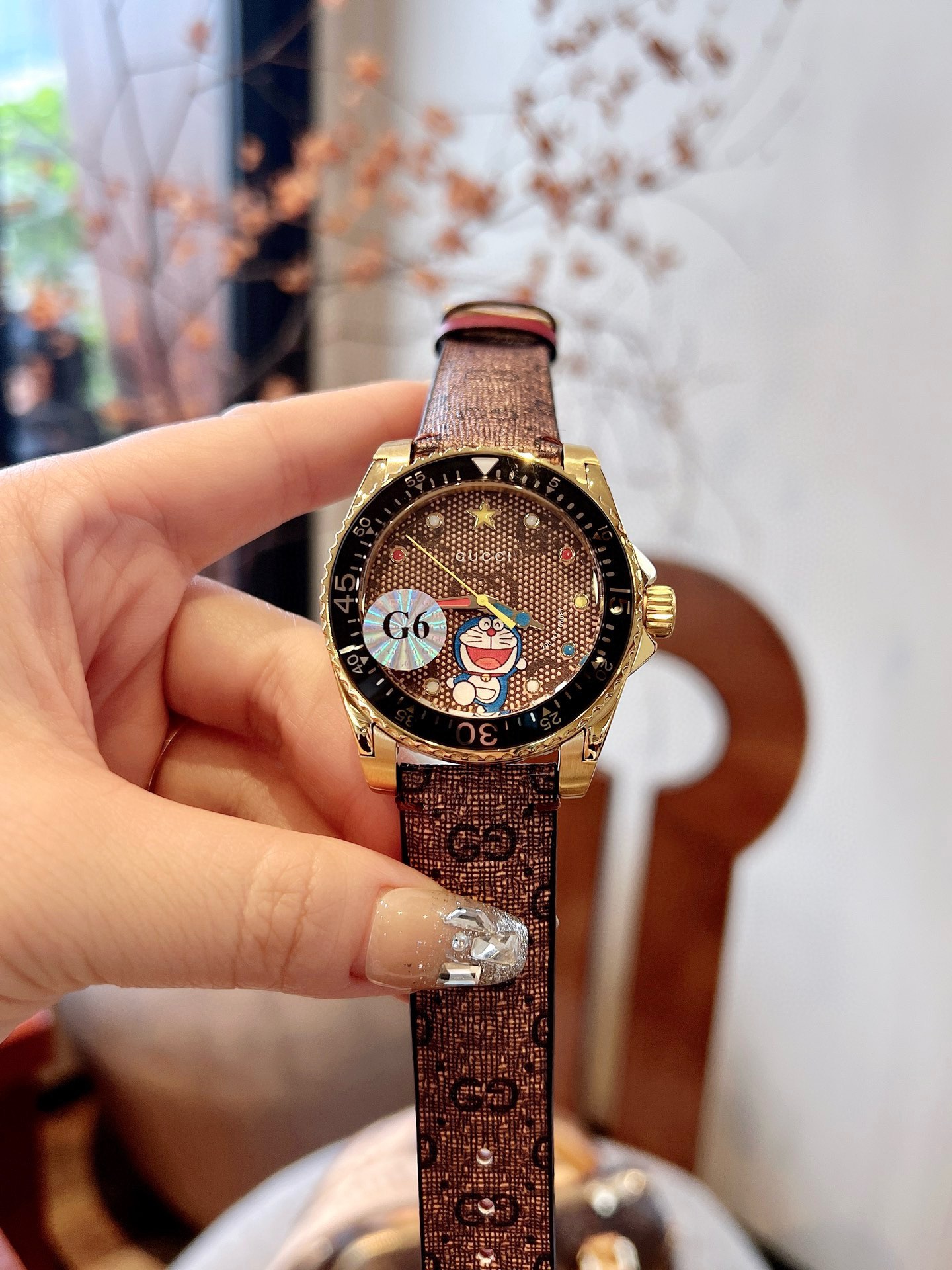 Gucci高仿潛水錶 GG老花錶帶 卡通印花金色表殼趣味款|超A仿原單精品圖片 13 Gucci高仿潛水錶 GG老花錶帶 卡通印花金色表殼趣味款|歐美奢侈品精品推薦