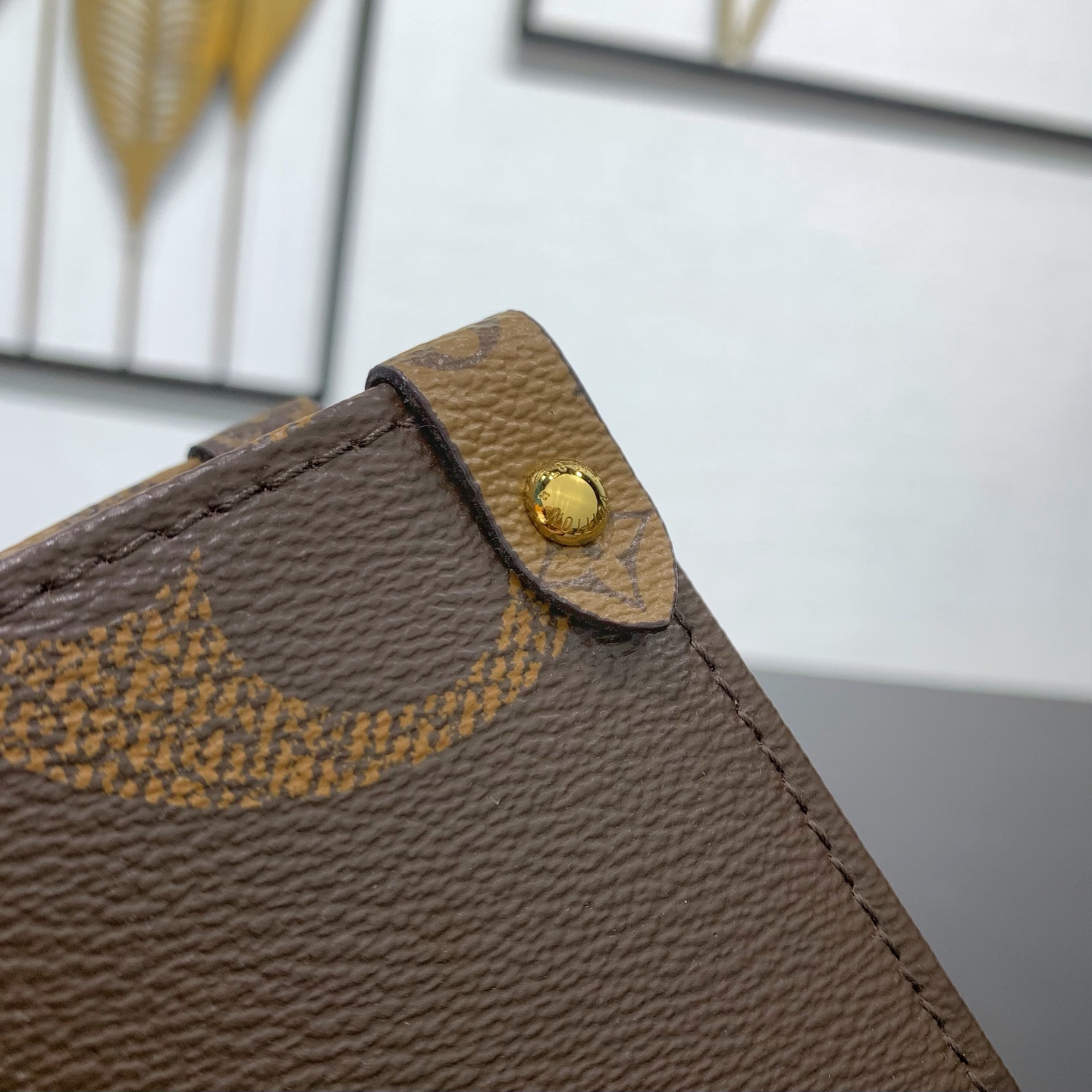 LV高仿大型手提包 Monogram反差老花款式大容量設計|超A仿原單精品圖片 9 LV高仿大型手提包 Monogram反差老花款式大容量設計|歐美奢侈品精品推薦